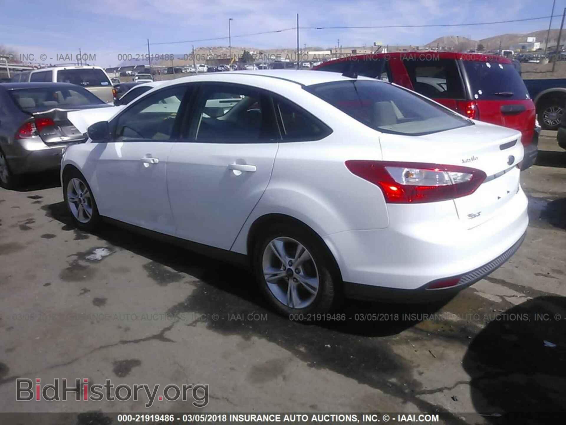 2014 Ford Focus - VIN: 1FADP3F2XEL295126 - Photo 3