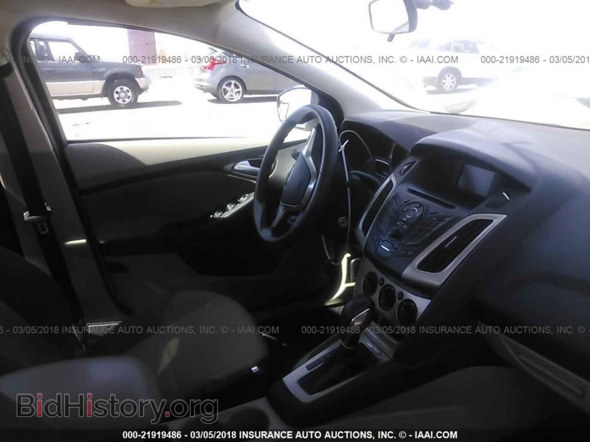 2014 Ford Focus - VIN: 1FADP3F2XEL295126 - Photo 5