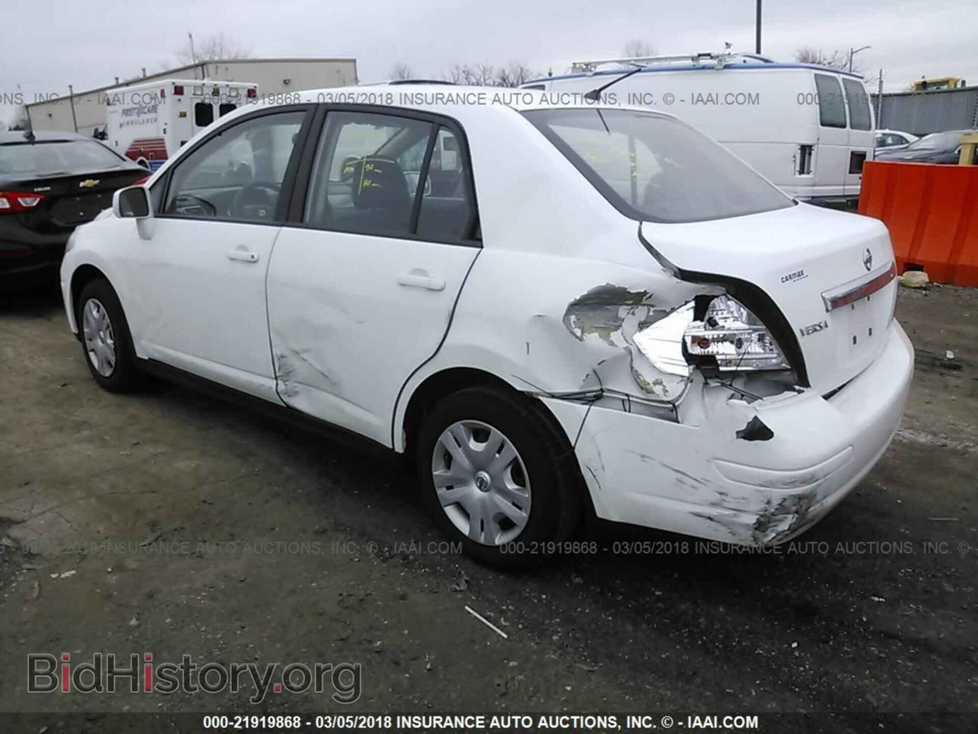 2011 Nissan Versa - VIN: 3N1BC1AP3BL469996 - Фото 3