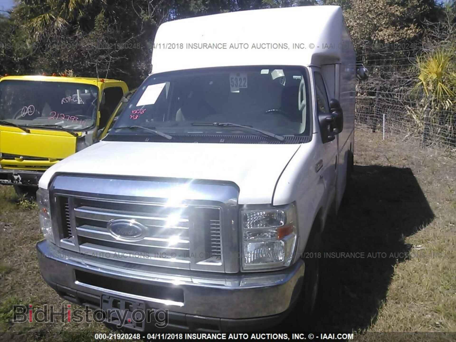 2012 Ford Econoline - VIN: 1FDSE3FL0CDB10620 - Фото 2