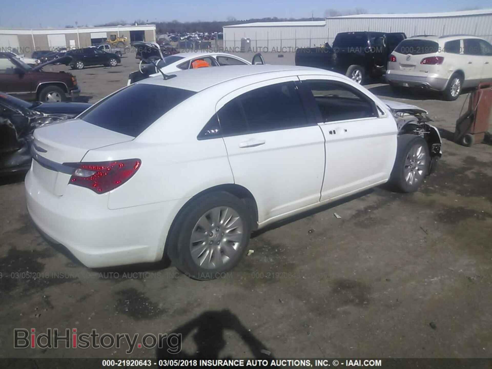 2013 Chrysler 200 - VIN: 1C3CCBAB2DN568876 - Photo 4