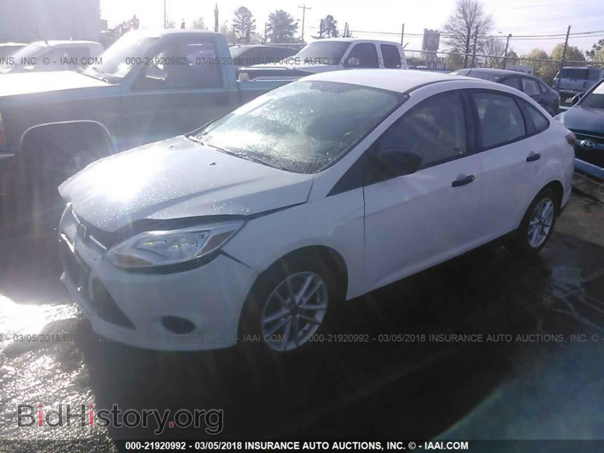 2012 Ford Focus - VIN: 1FAHP3E21CL445236 - Photo 2