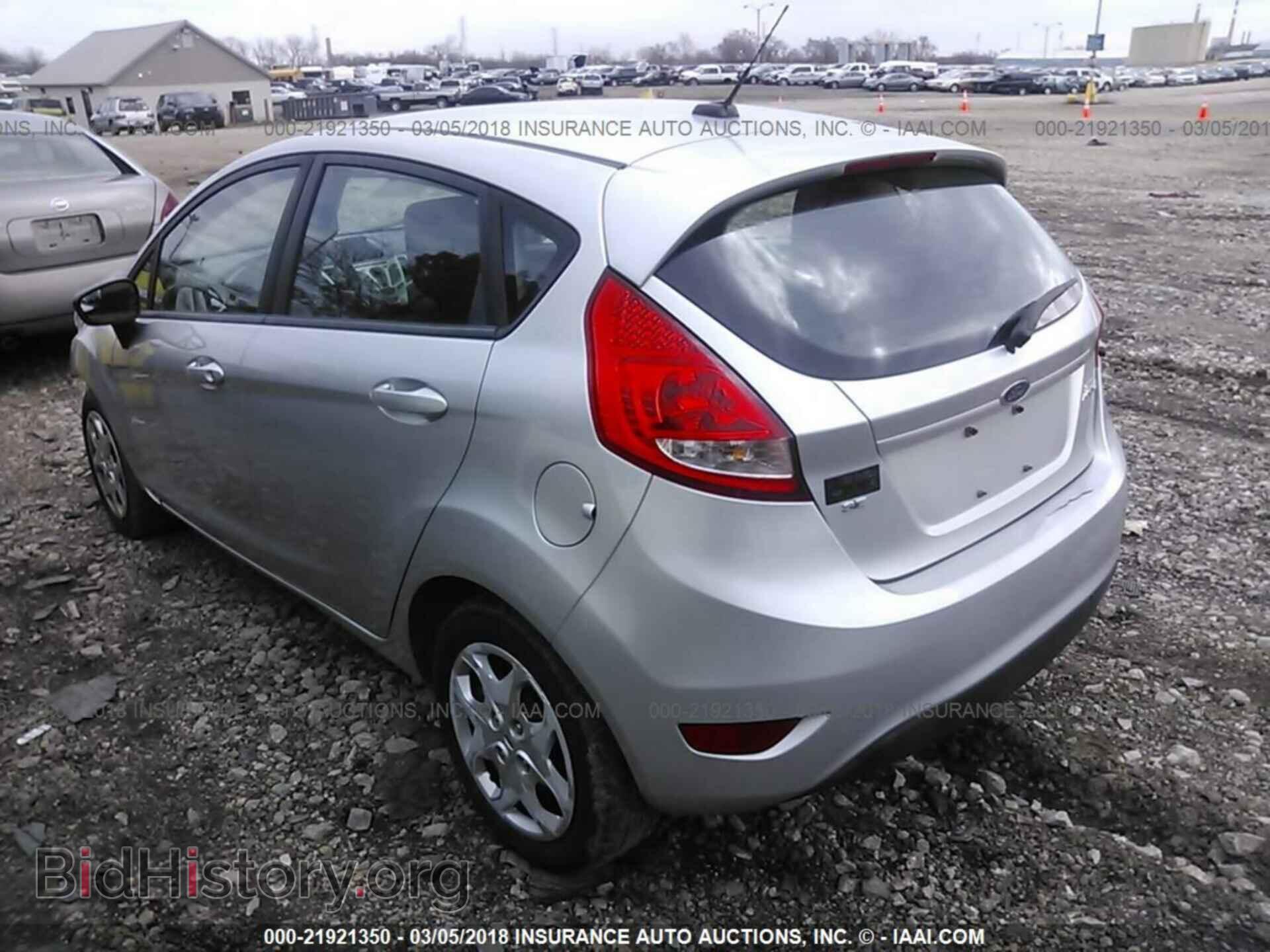 2011 Ford Fiesta - VIN: 3FADP4EJ5BM106004 - Фото 3