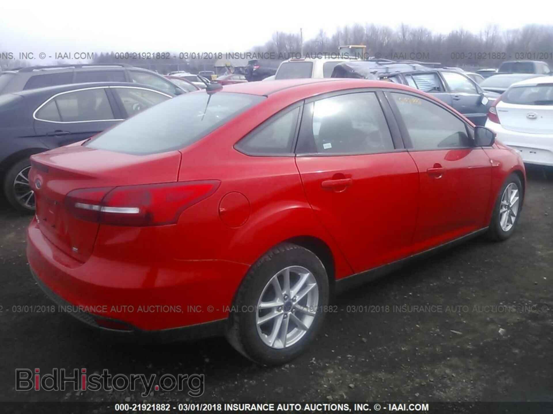 2016 Ford Focus - VIN: 1FADP3F29GL263433 - Photo 4