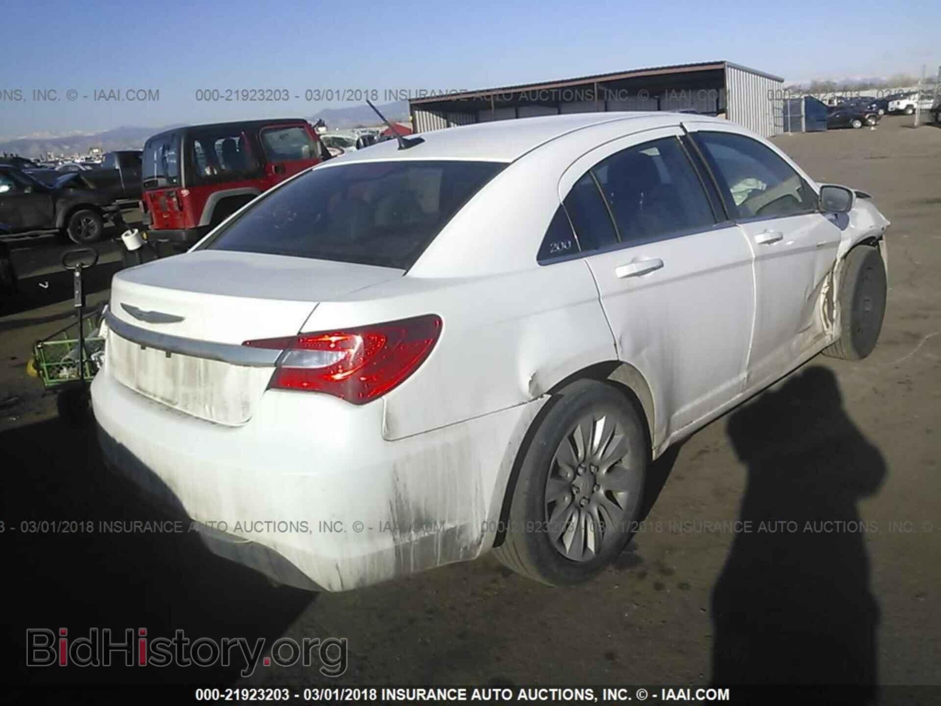 2014 Chrysler 200 - VIN: 1C3CCBAB3EN212650 - Фото 4