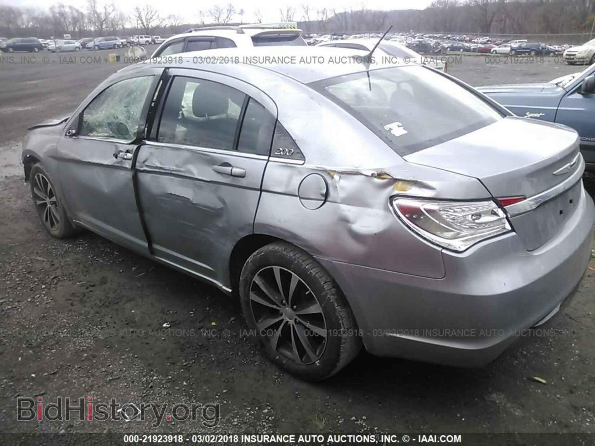 2013 Chrysler 200 - VIN: 1C3CCBBB0DN674385 - Фото 3