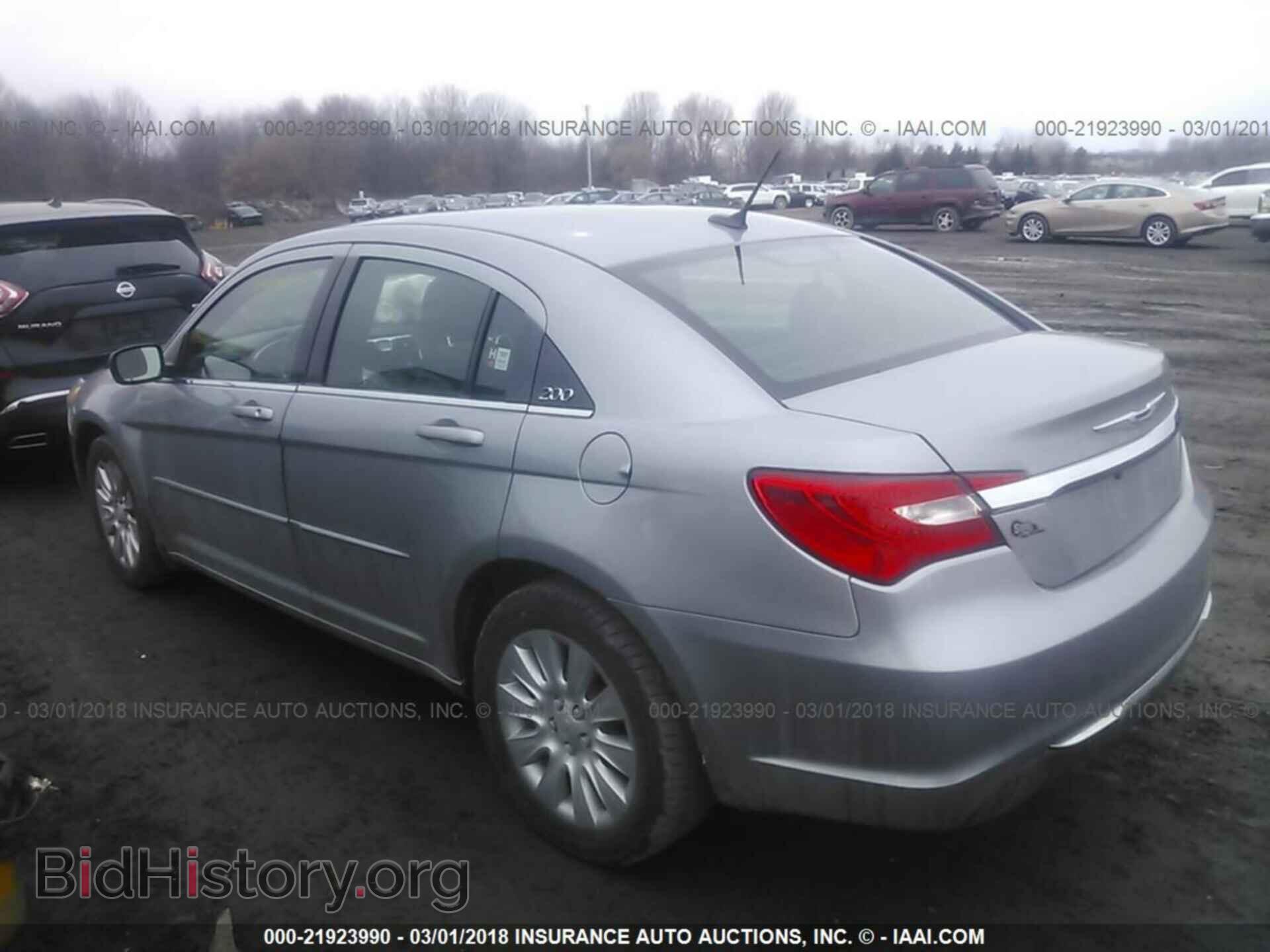2014 Chrysler 200 - VIN: 1C3CCBAB0EN238073 - Photo 3