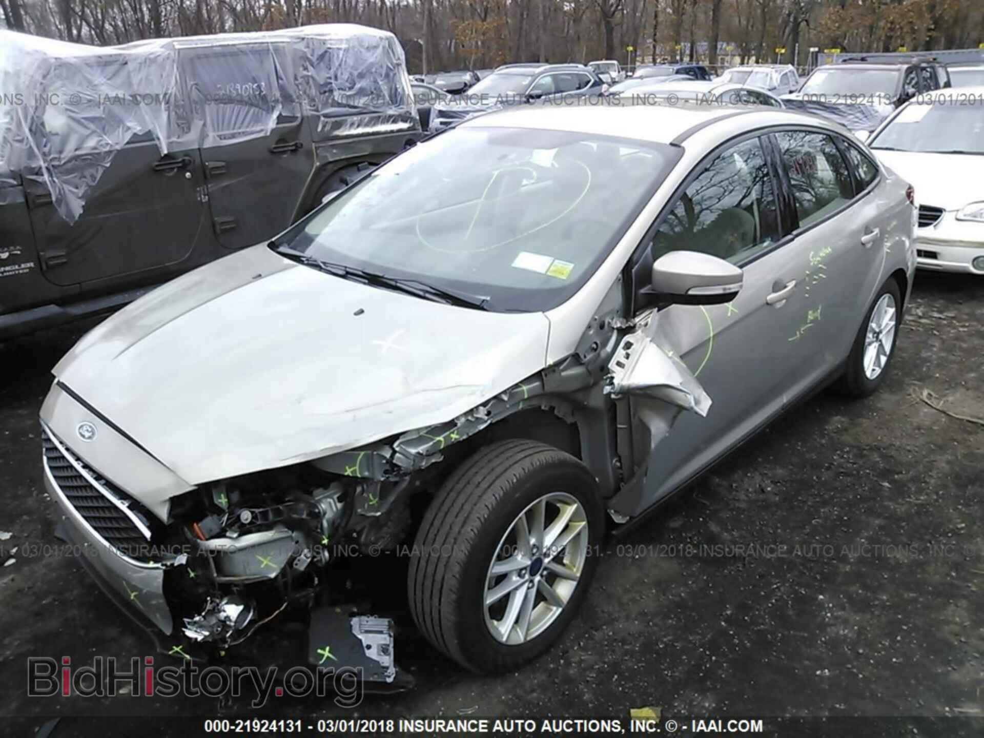 2016 Ford Focus - VIN: 1FADP3F29GL248480 - Photo 2