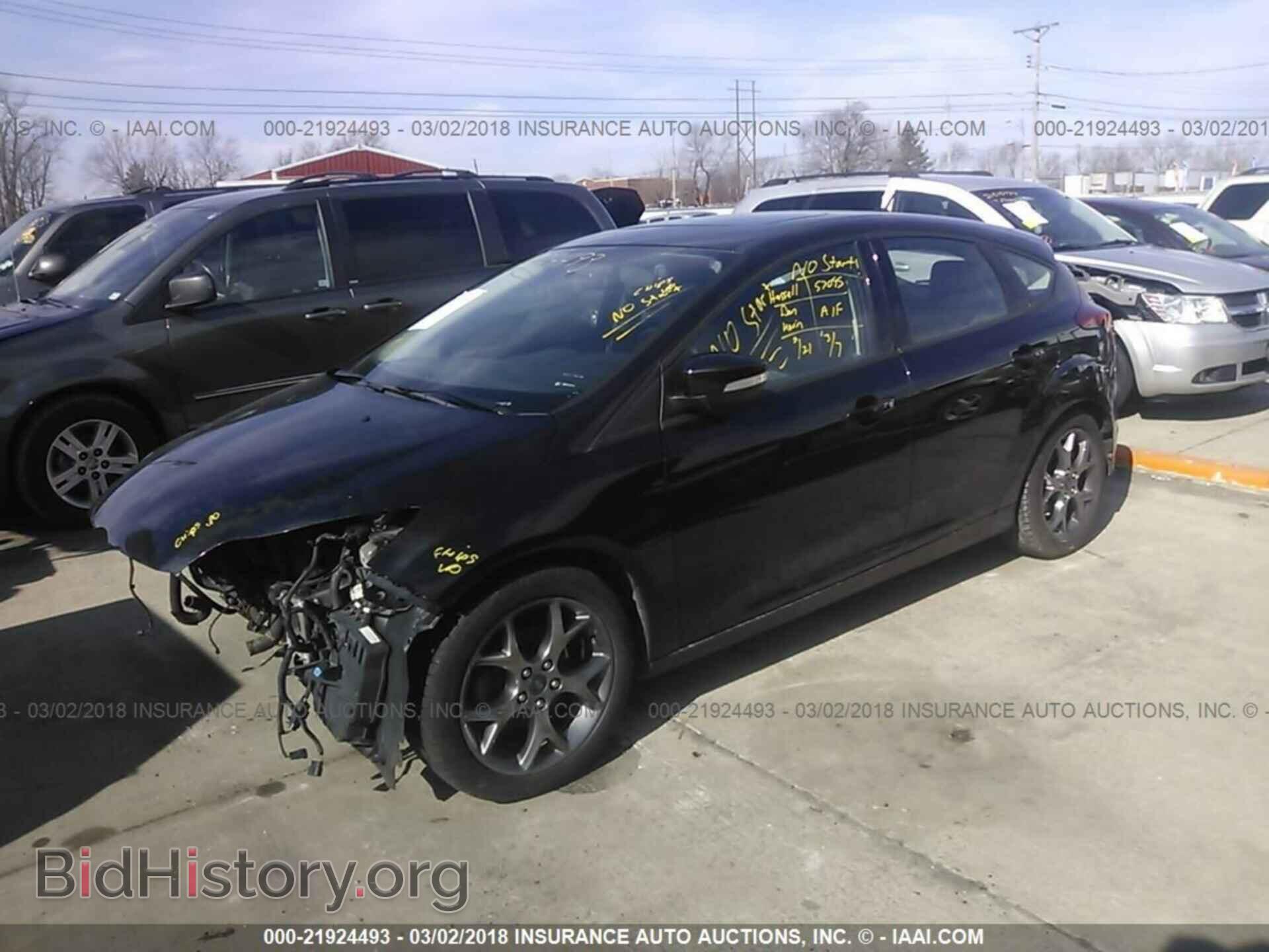 2014 Ford Focus - VIN: 1FADP3K22EL183121 - Фото 2