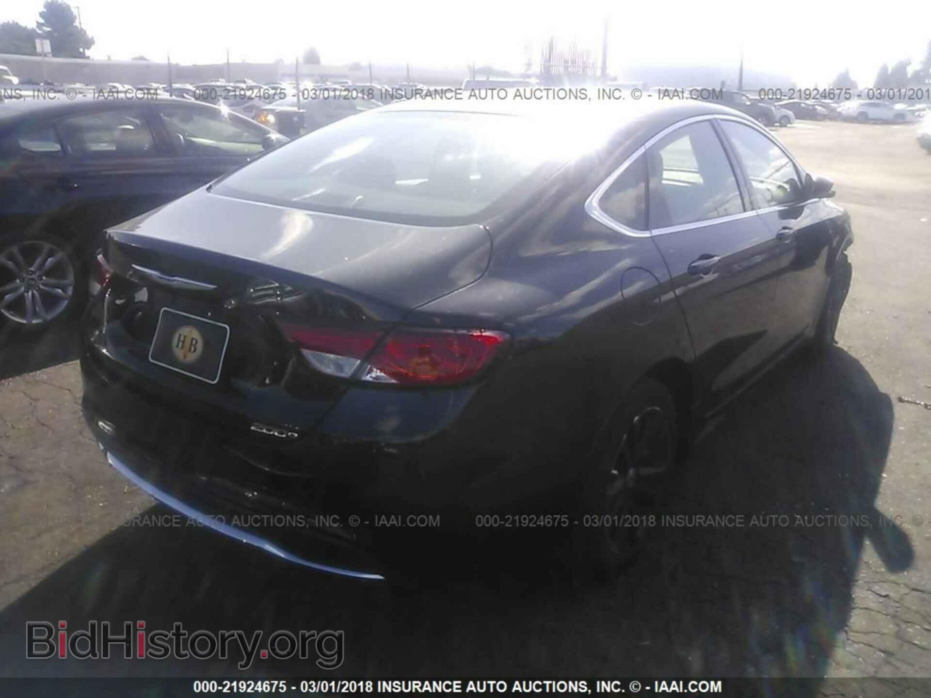 2015 Chrysler 200 - VIN: 1C3CCCAB5FN711103 - Photo 4
