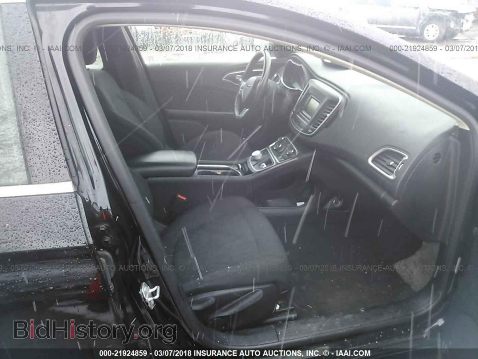 2015 Chrysler 200 - VIN: 1C3CCCAB4FN666557 - Photo 5