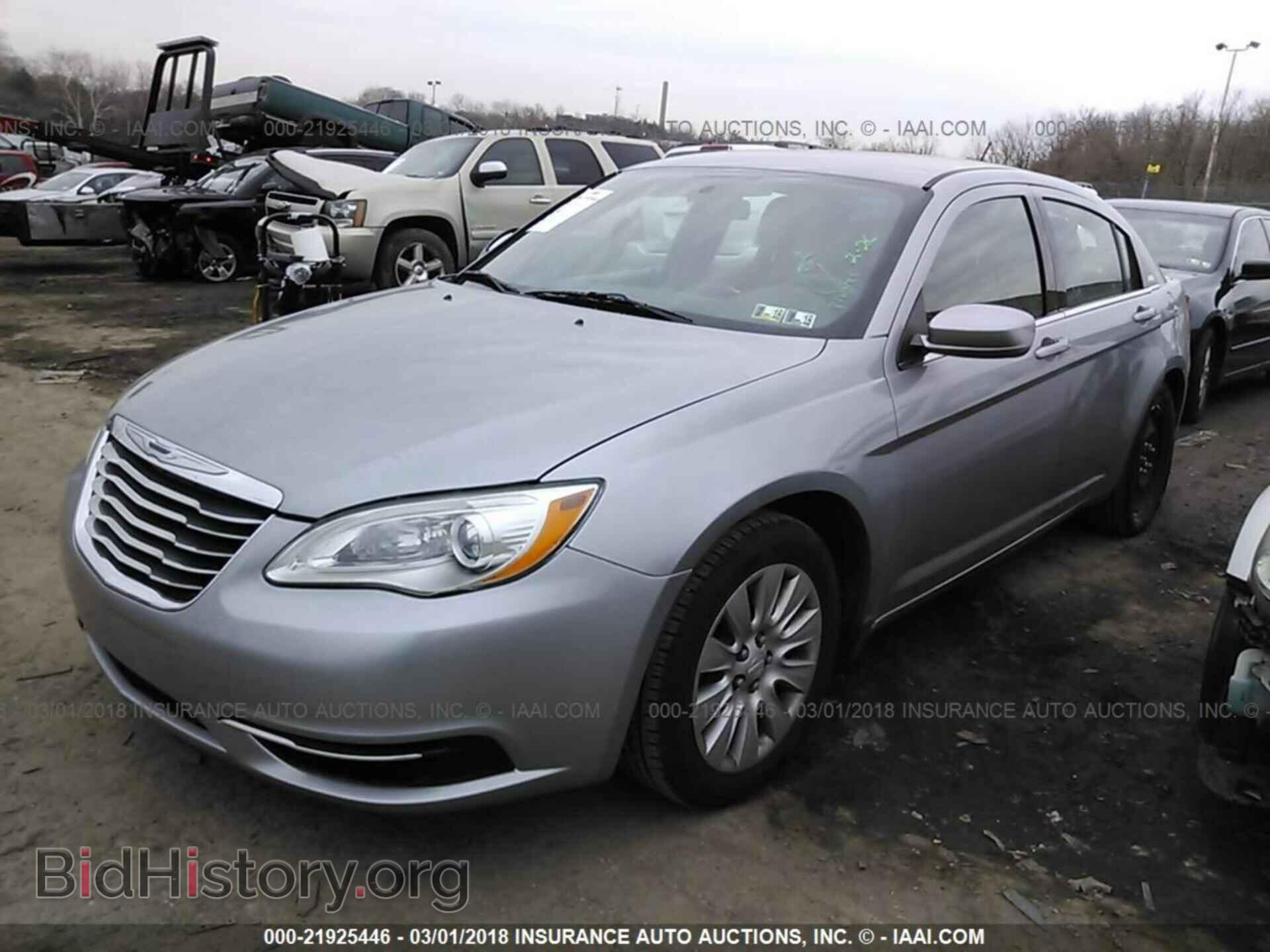 2014 Chrysler 200 - VIN: 1C3CCBAB4EN122617 - Фото 2