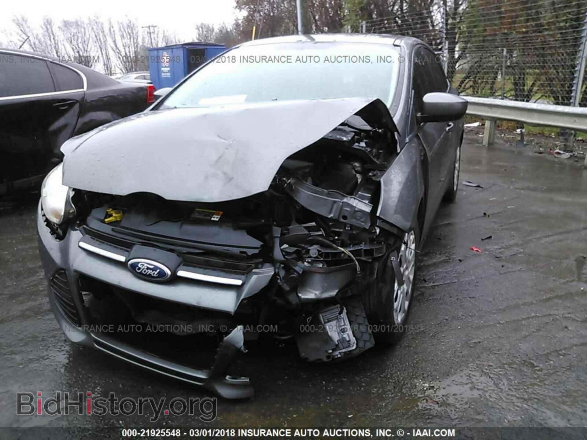 2012 Ford Focus - VIN: 1FAHP3F28CL455986 - Photo 2