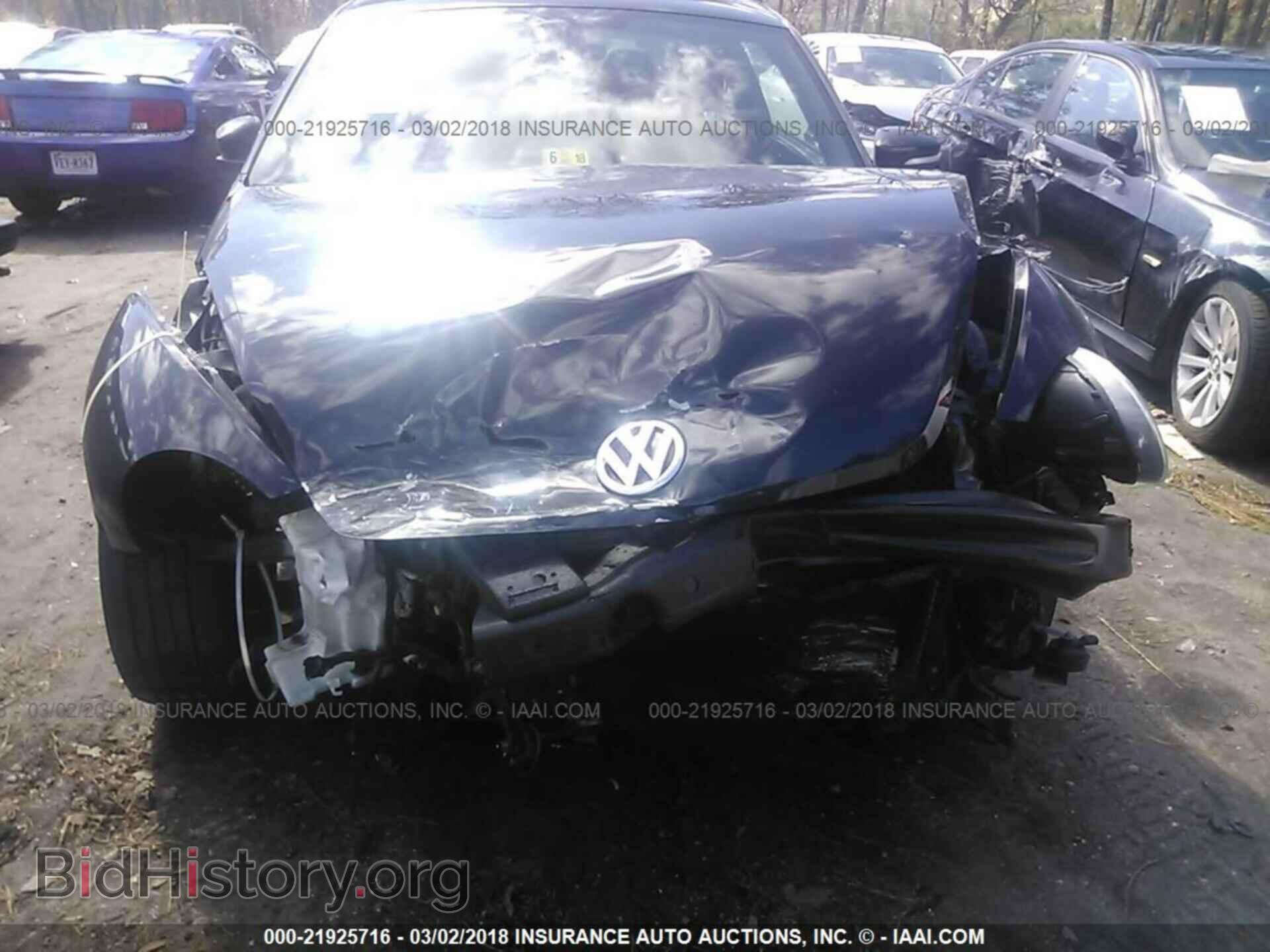 2012 Volkswagen Beetle - VIN: 3VWVA7AT8CM638709 - Фото 6