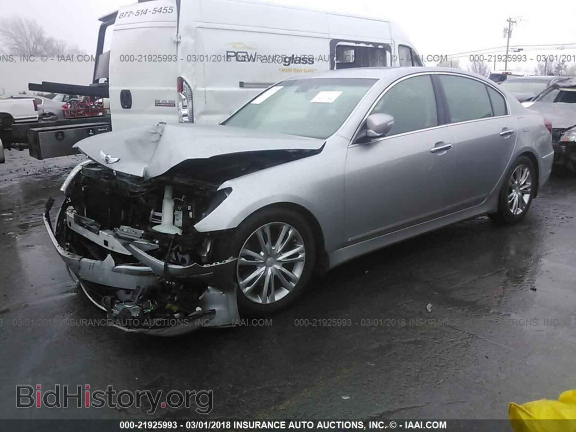 2012 Hyundai Genesis - VIN: KMHGC4DD3CU203645 - Фото 2