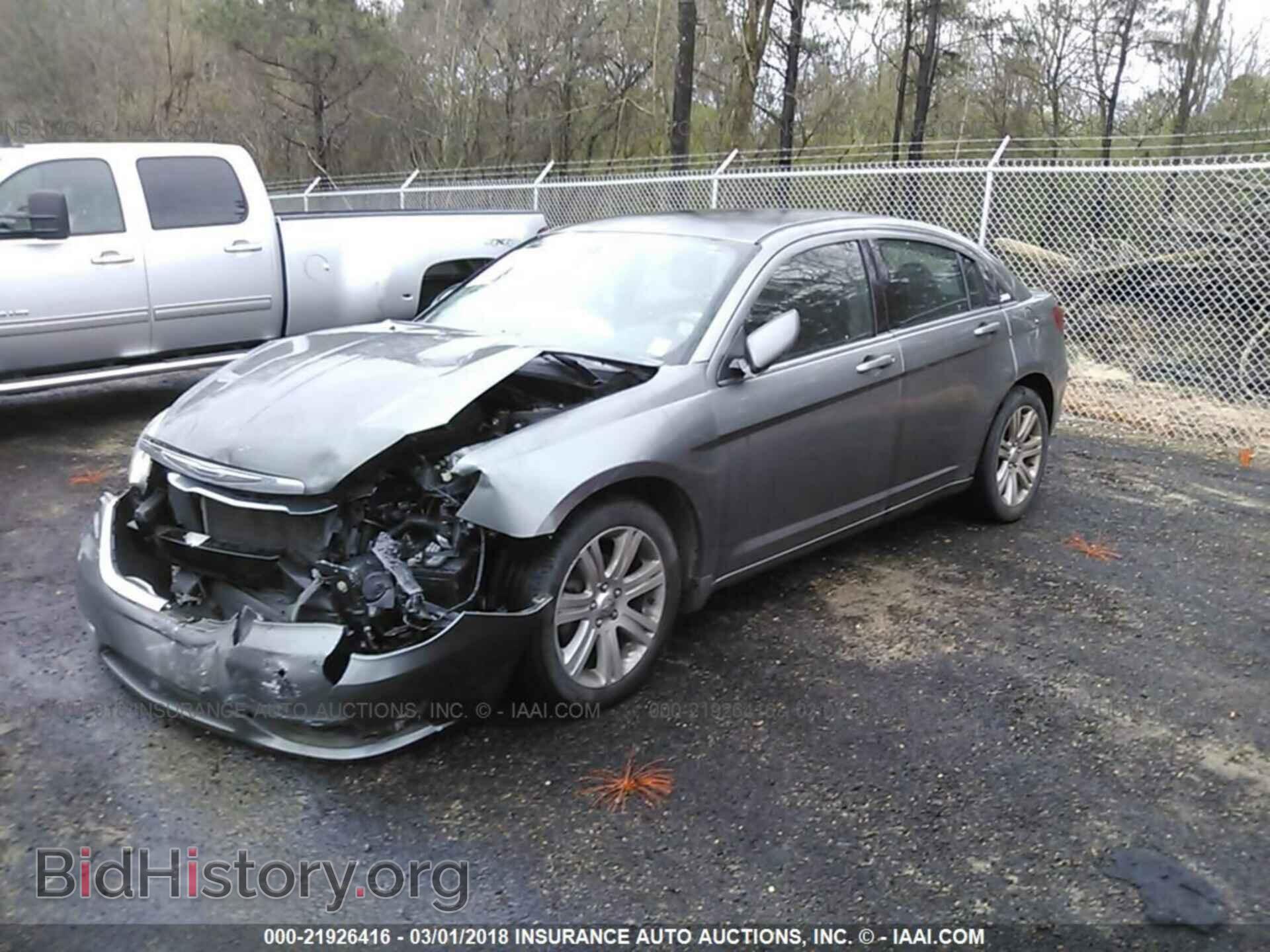 2012 Chrysler 200 - VIN: 1C3CCBAB2CN295453 - Фото 2