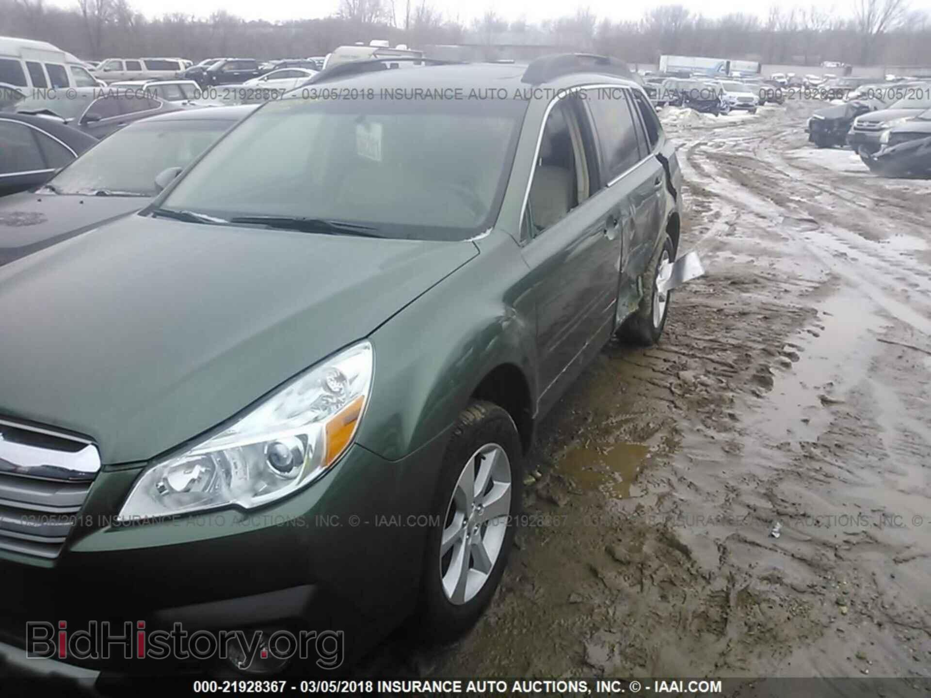 2013 Subaru Outback - VIN: 4S4BRCLC8D3220881 - Photo 2