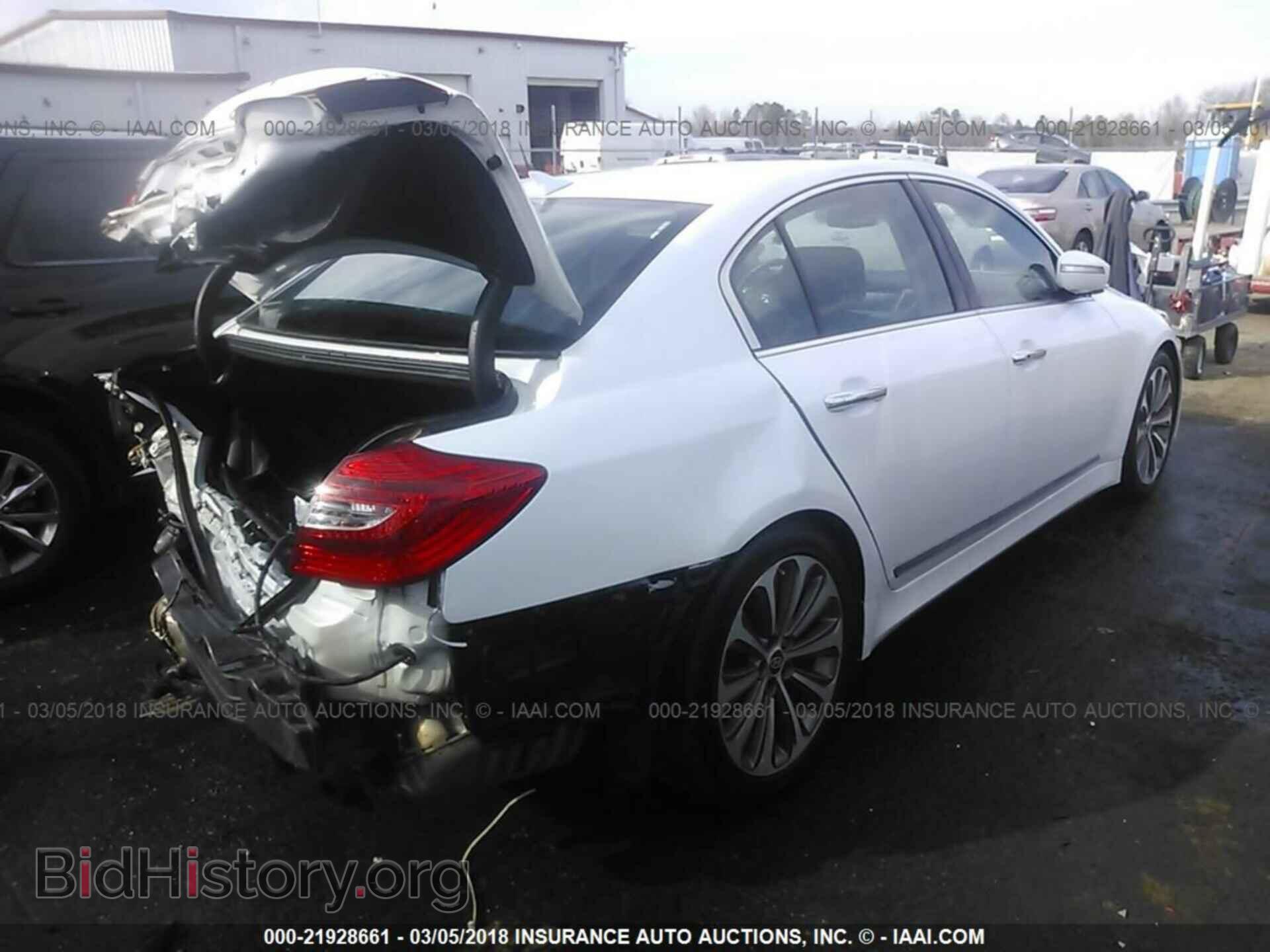 2014 Hyundai Genesis - VIN: KMHGC4DH4EU265383 - Фото 4