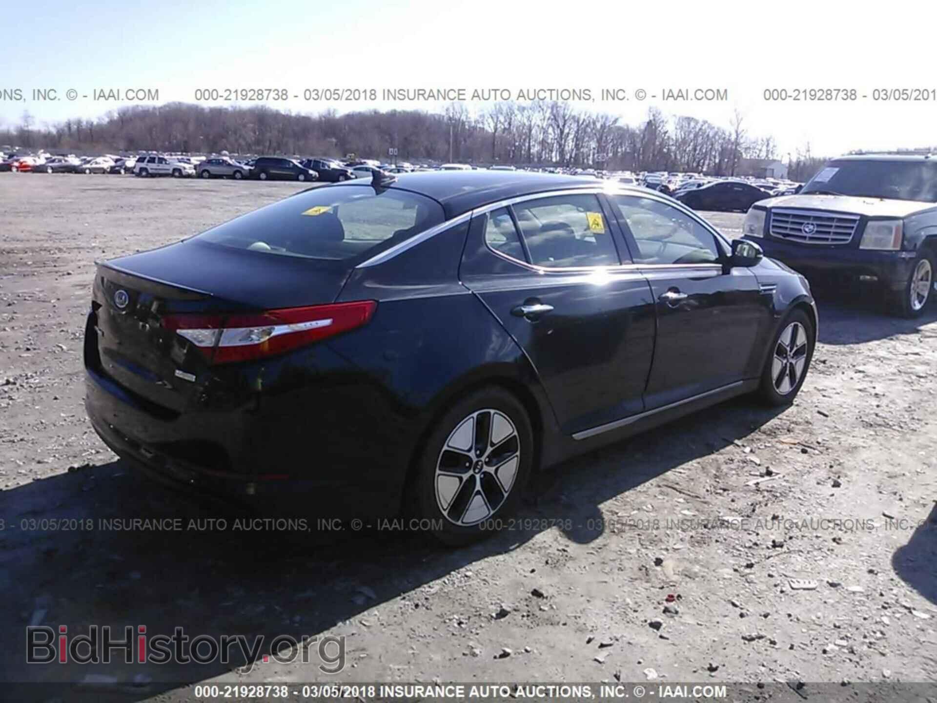 2011 Kia Optima - VIN: KNAGM4AD2B5001231 - Photo 4