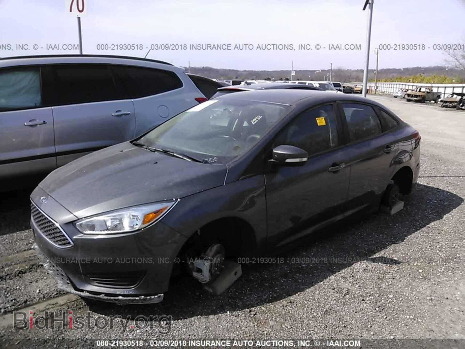 2017 Ford Focus - VIN: 1FADP3F22HL210414 - Photo 6