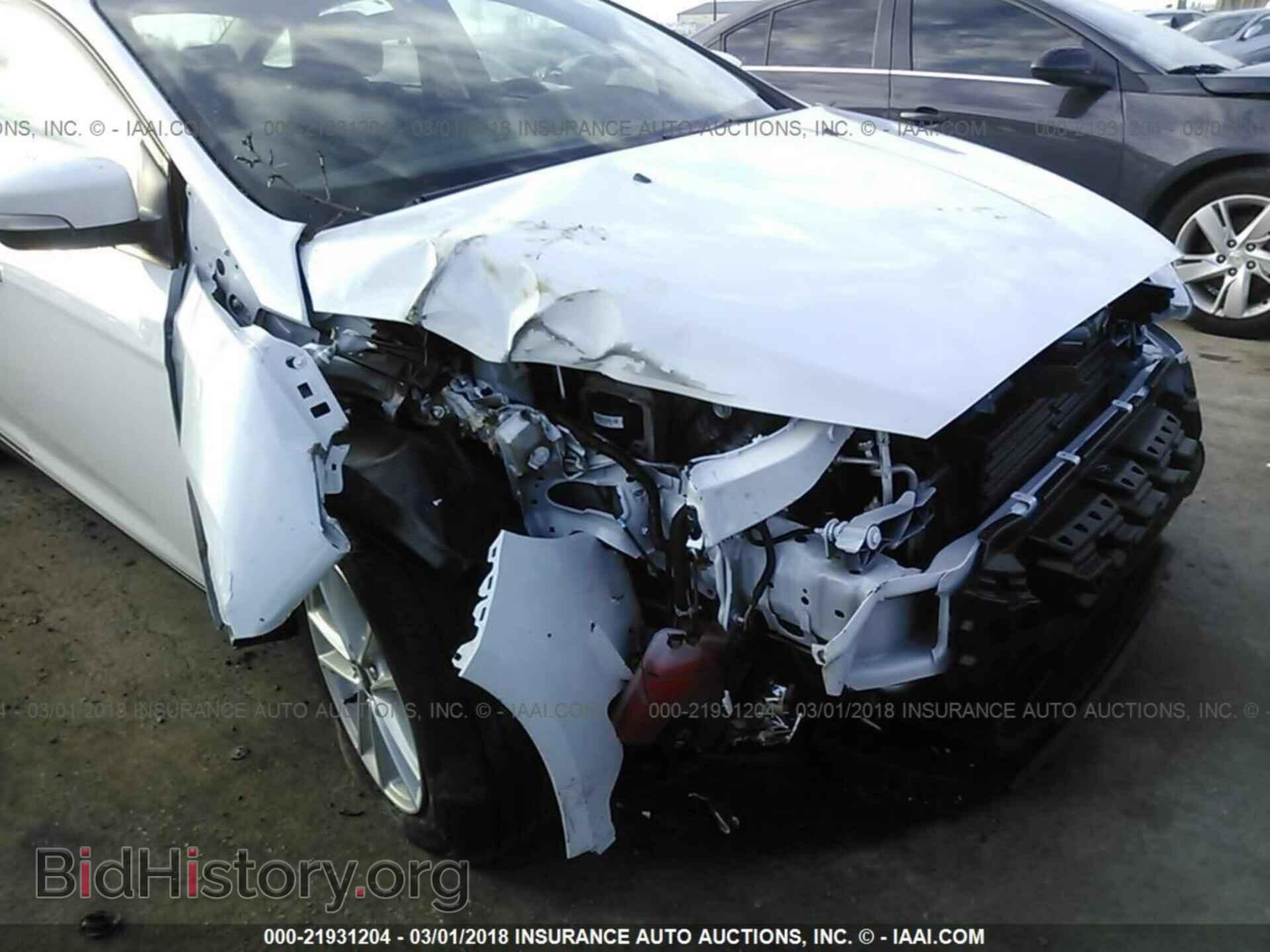 2017 Ford Focus - VIN: 1FADP3F24HL346639 - Photo 6