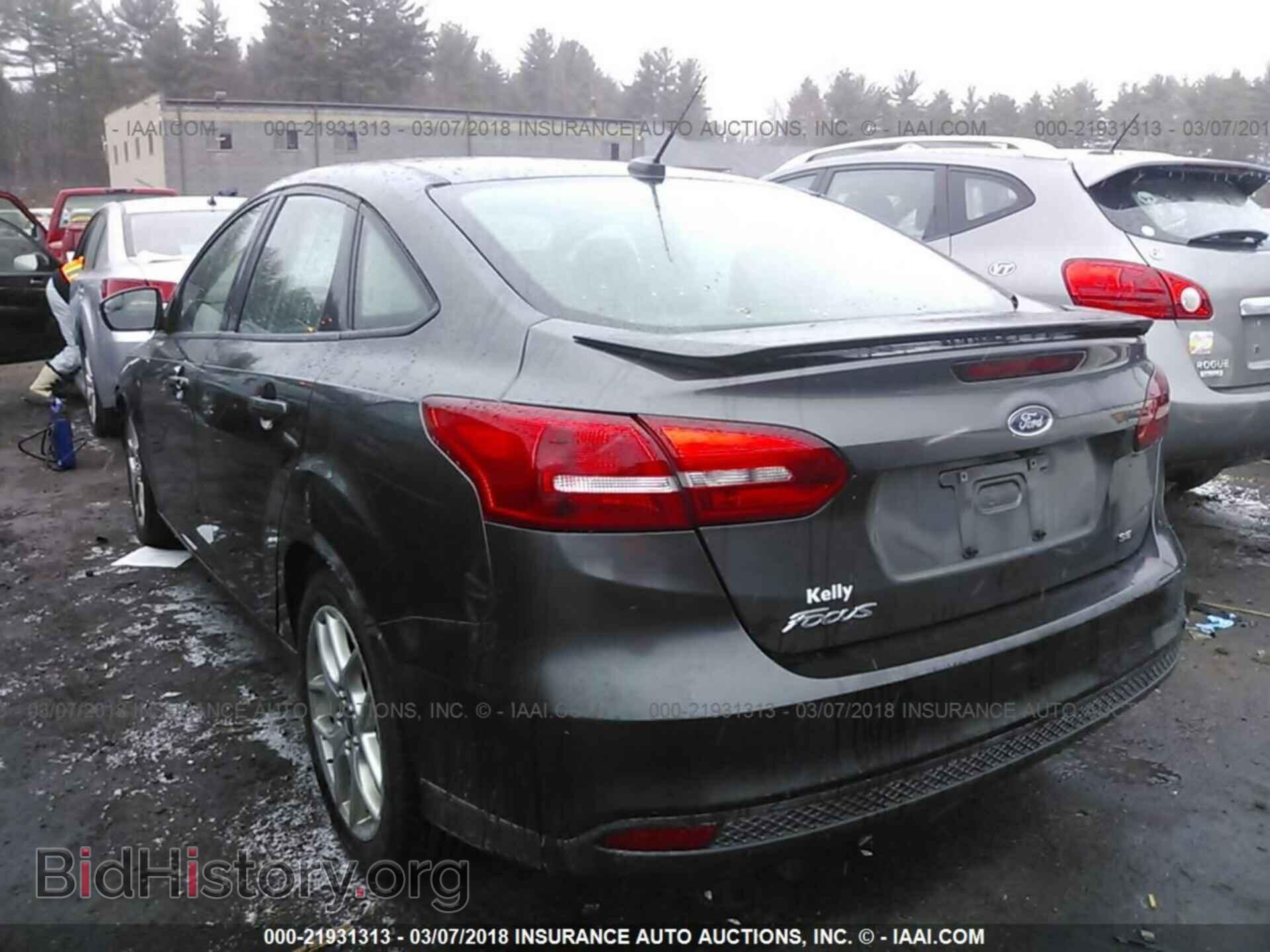 2015 Ford Focus - VIN: 1FADP3F22FL319405 - Photo 3