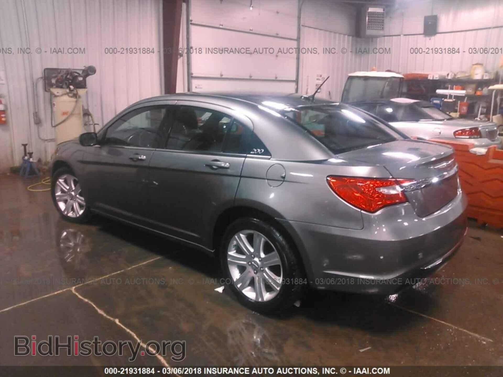 2013 Chrysler 200 - VIN: 1C3CCBAB9DN762286 - Photo 3