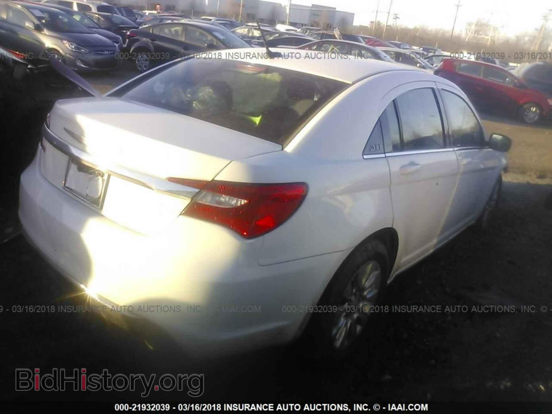 2013 Chrysler 200 - VIN: 1C3CCBAG6DN721450 - Photo 4