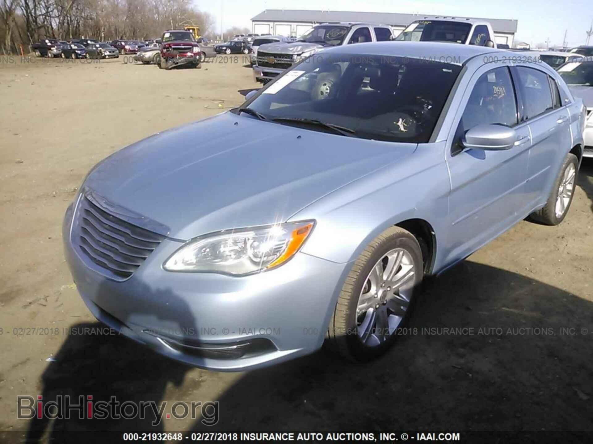 2013 Chrysler 200 - VIN: 1C3CCBBB4DN655919 - Photo 2