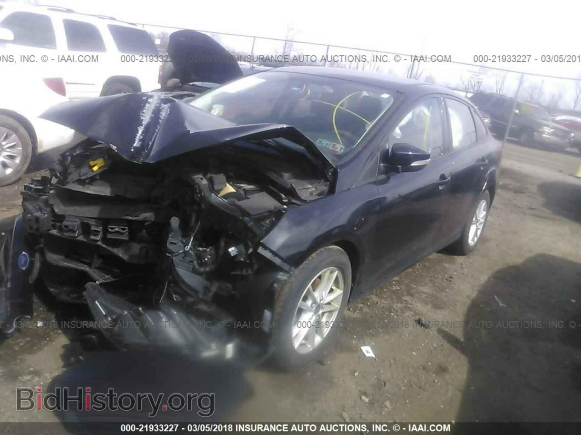 2016 Ford Focus - VIN: 1FADP3F23GL232369 - Фото 2