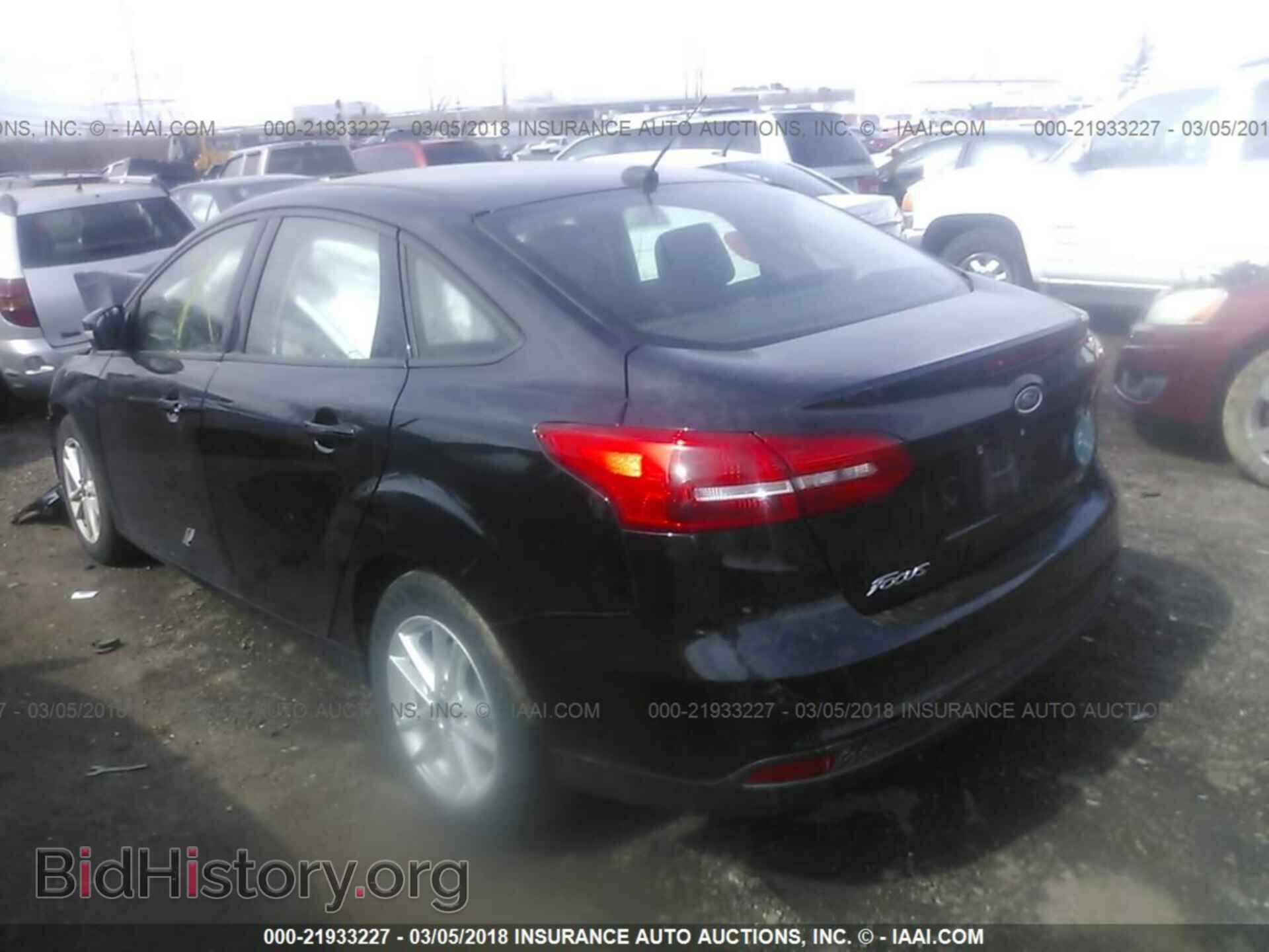 2016 Ford Focus - VIN: 1FADP3F23GL232369 - Фото 3