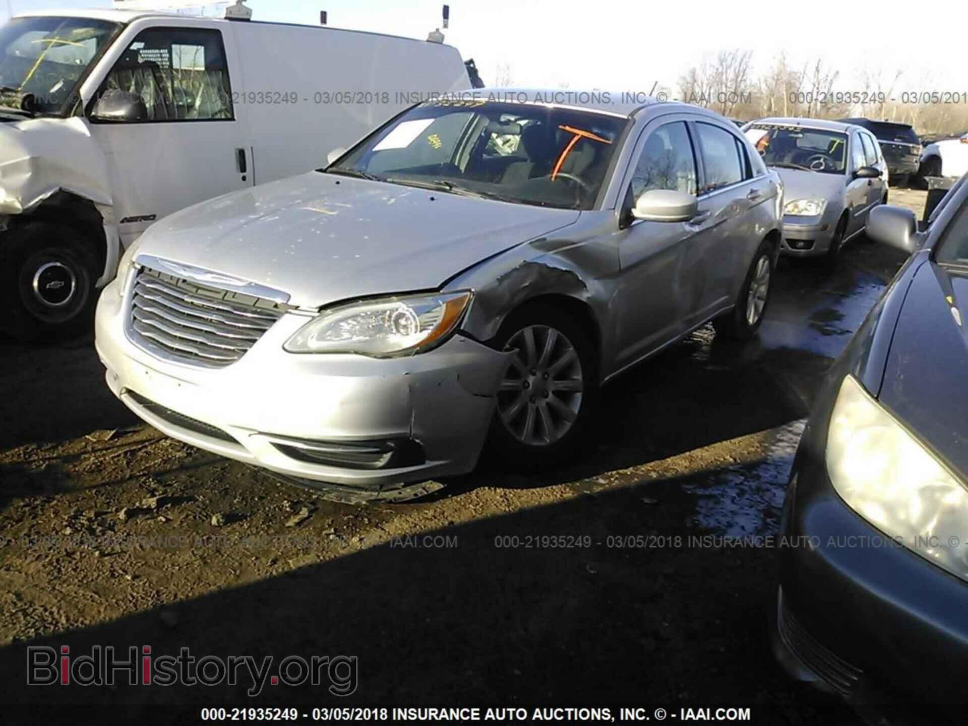 2012 Chrysler 200 - VIN: 1C3CCBBB0CN138891 - Фото 2