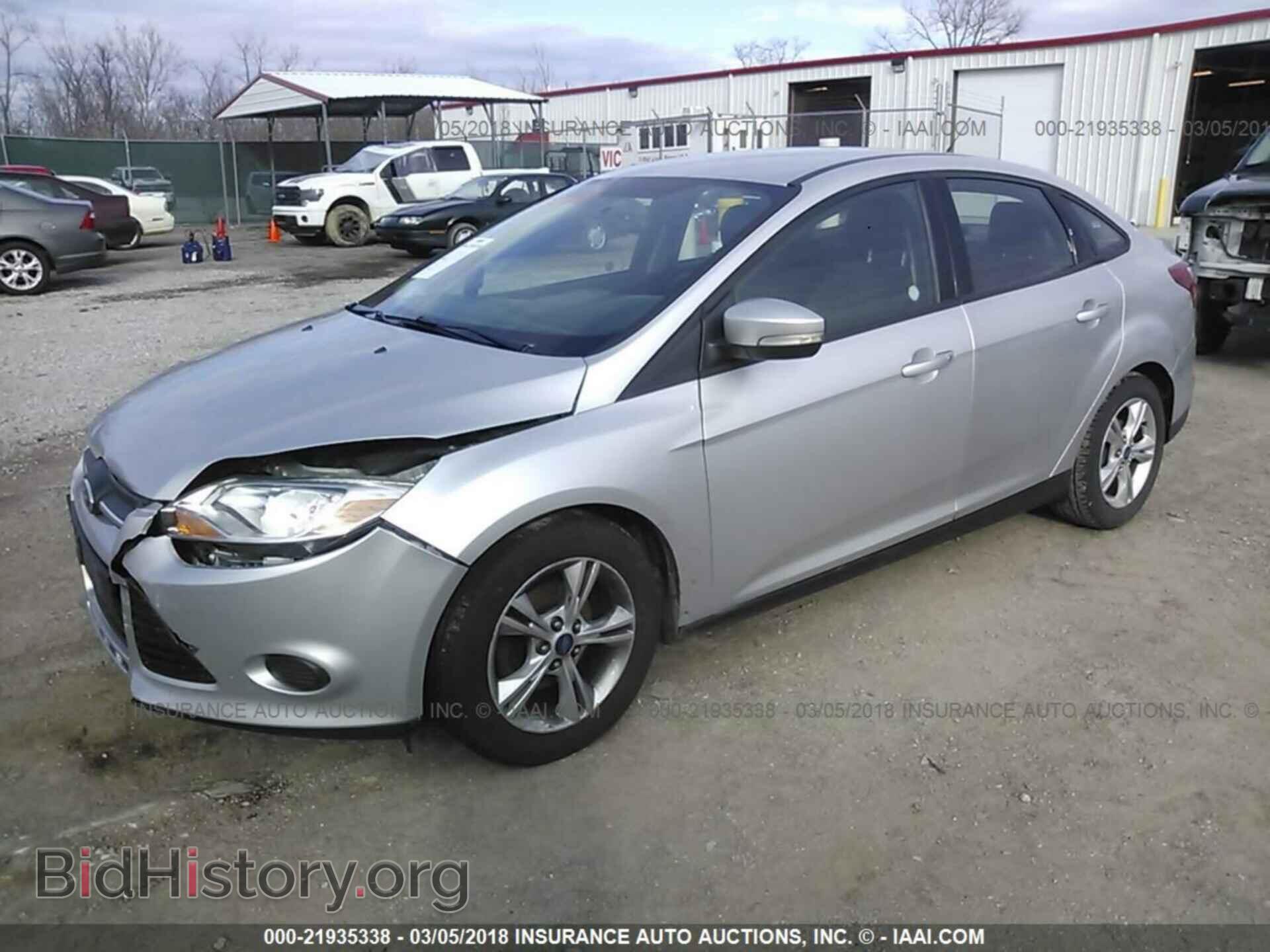 2014 Ford Focus - VIN: 1FADP3F2XEL145825 - Photo 2