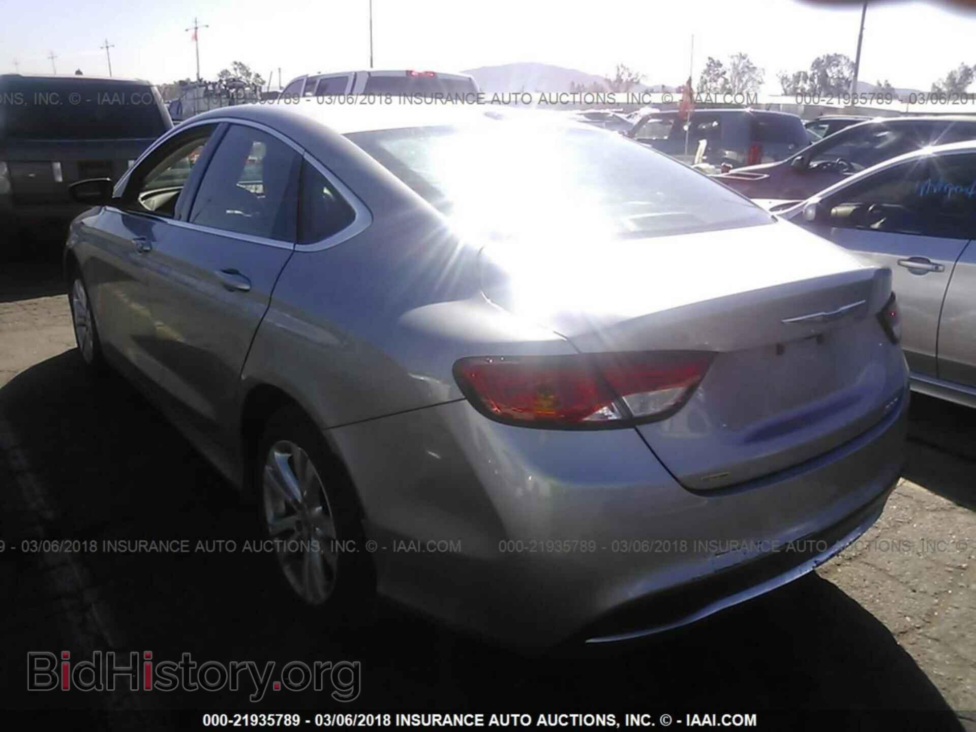 2016 Chrysler 200 - VIN: 1C3CCCABXGN105801 - Фото 3
