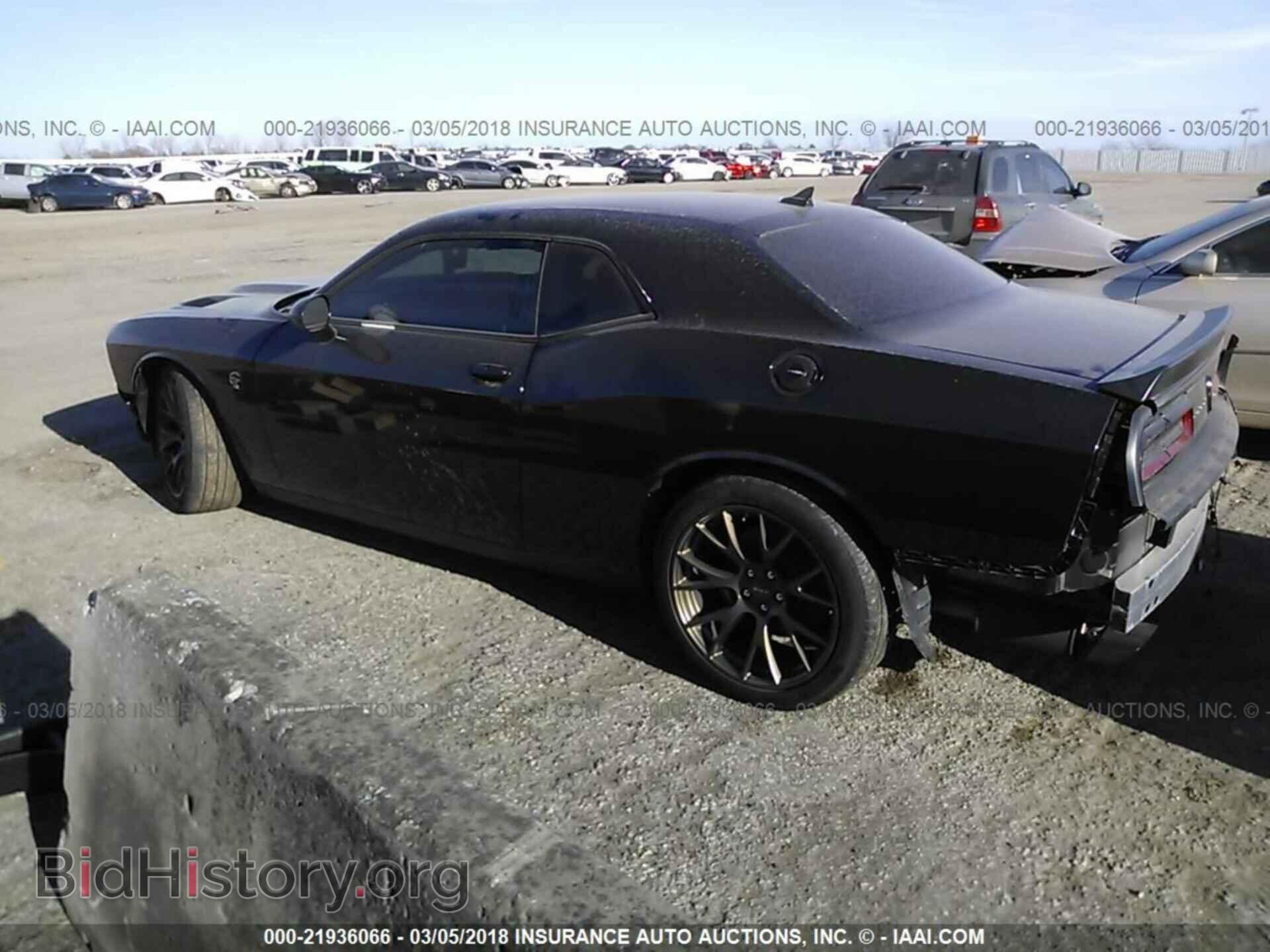 2015 Dodge Challenger - VIN: 2C3CDZC98FH804328 - Photo 3