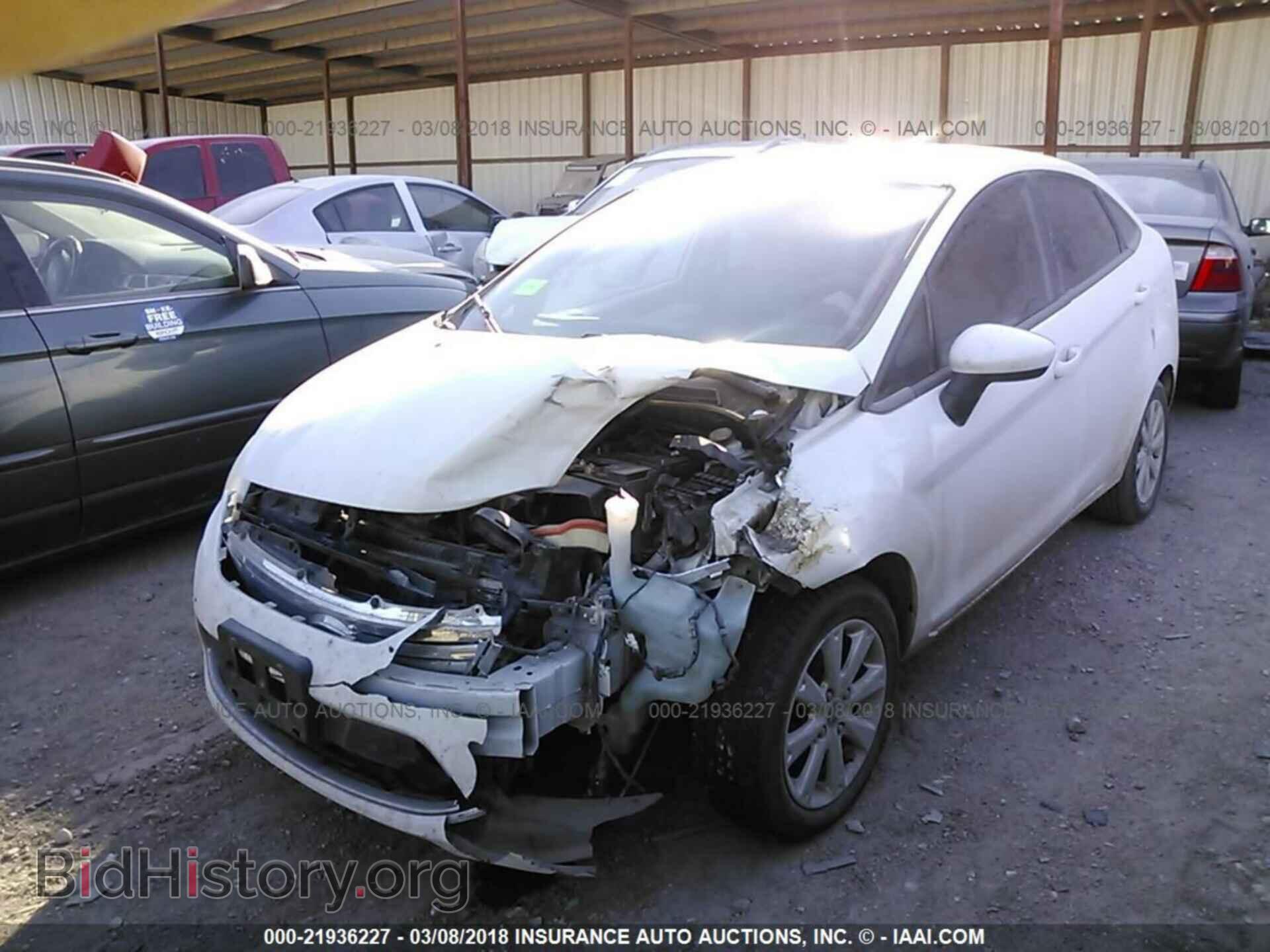 2011 Ford Fiesta - VIN: 3FADP4BJ1BM148657 - Фото 2