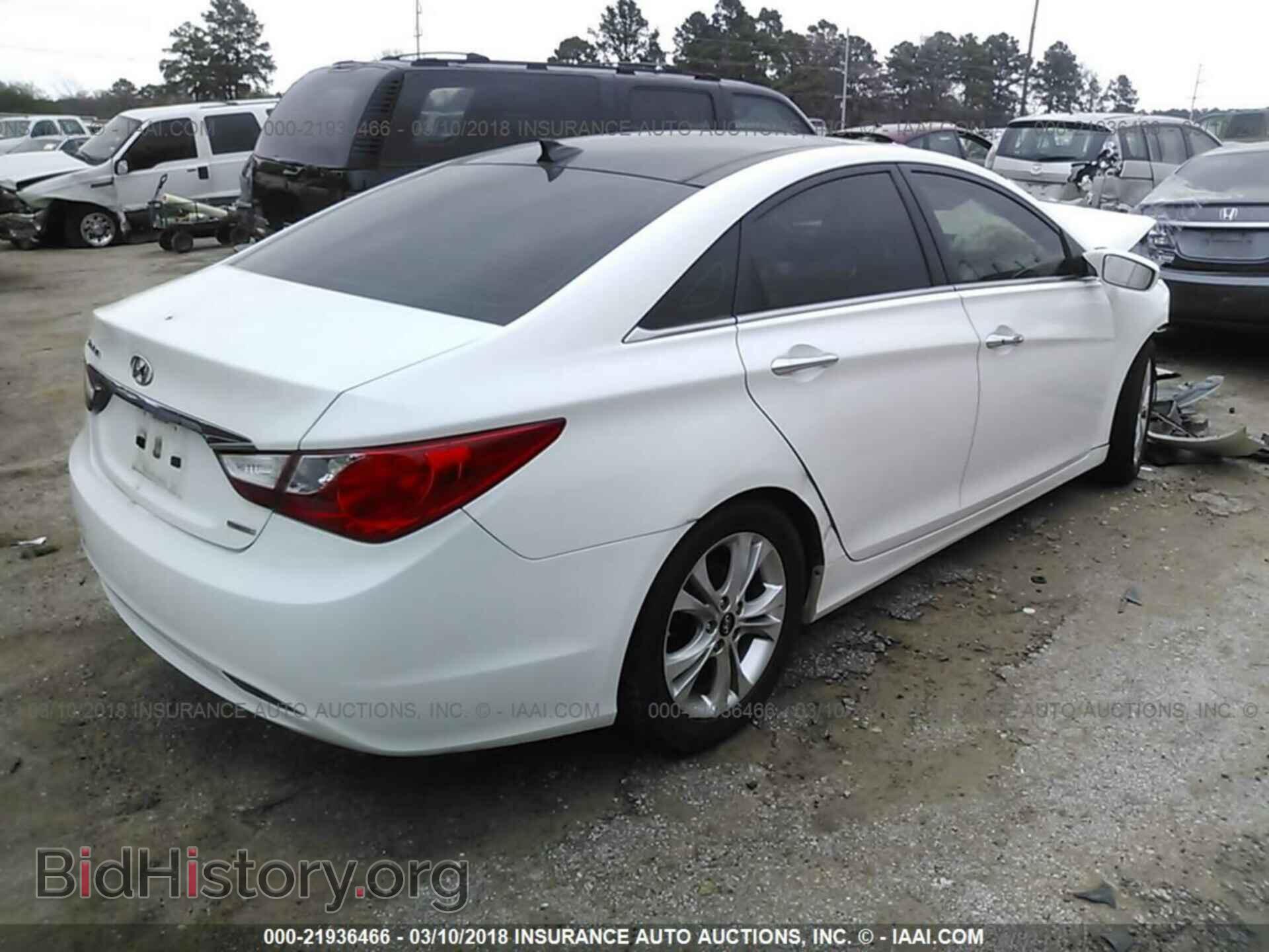 2012 Hyundai Sonata - VIN: 5NPEC4AC0CH445584 - Photo 4