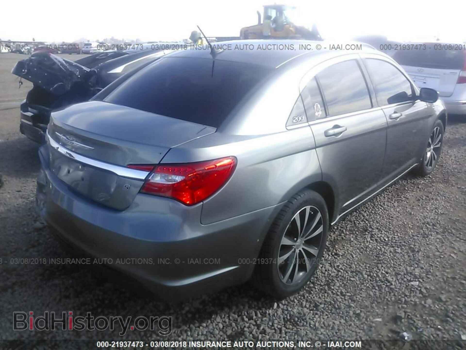 2013 Chrysler 200 - VIN: 1C3CCBCG4DN688722 - Photo 4
