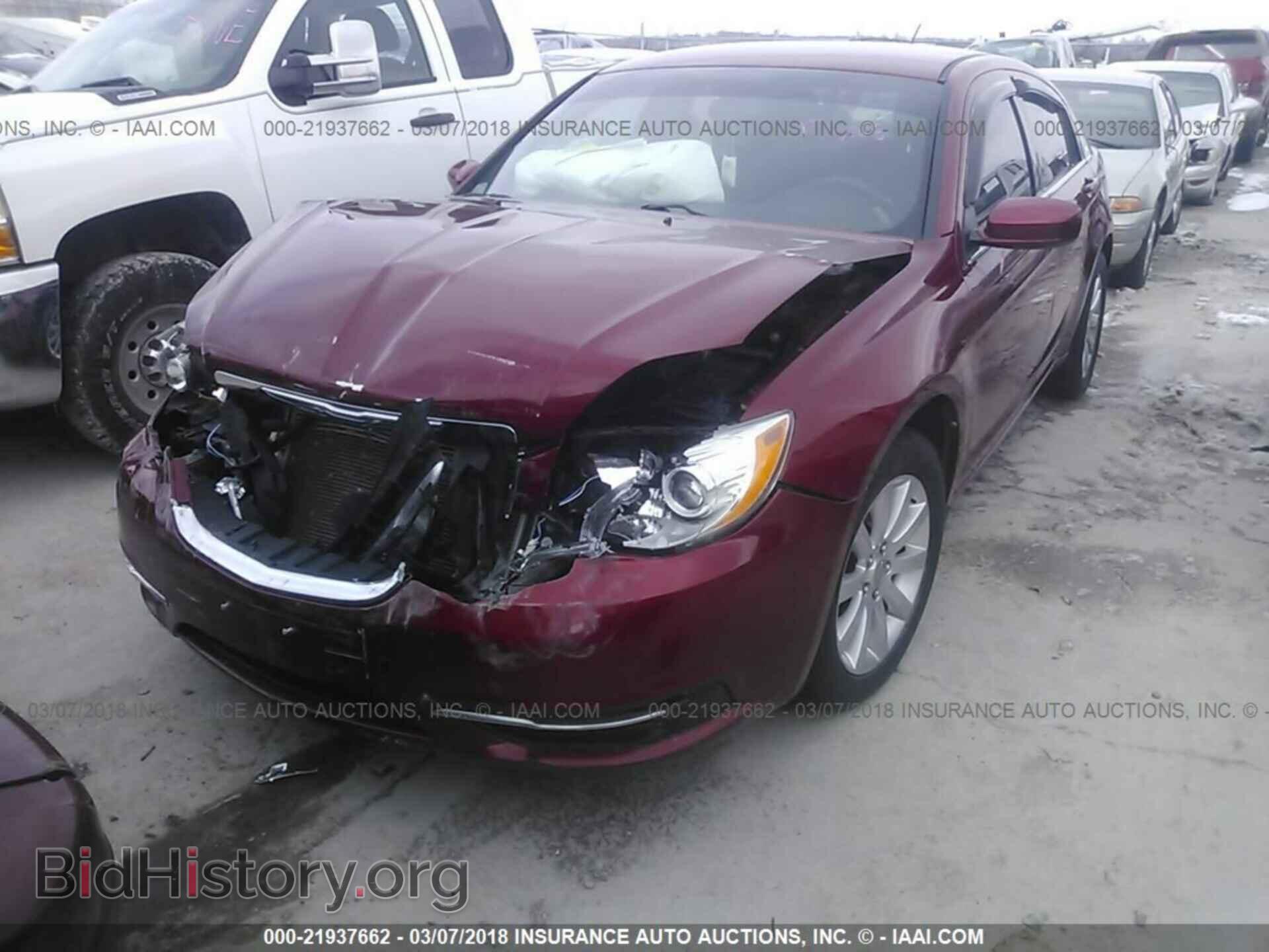 2013 Chrysler 200 - VIN: 1C3CCBBB3DN513786 - Фото 2