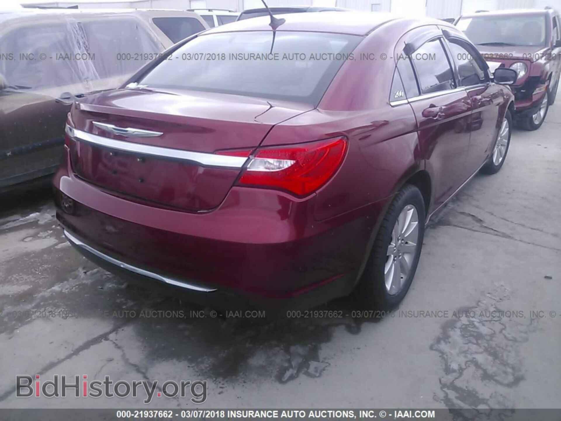 2013 Chrysler 200 - VIN: 1C3CCBBB3DN513786 - Фото 4