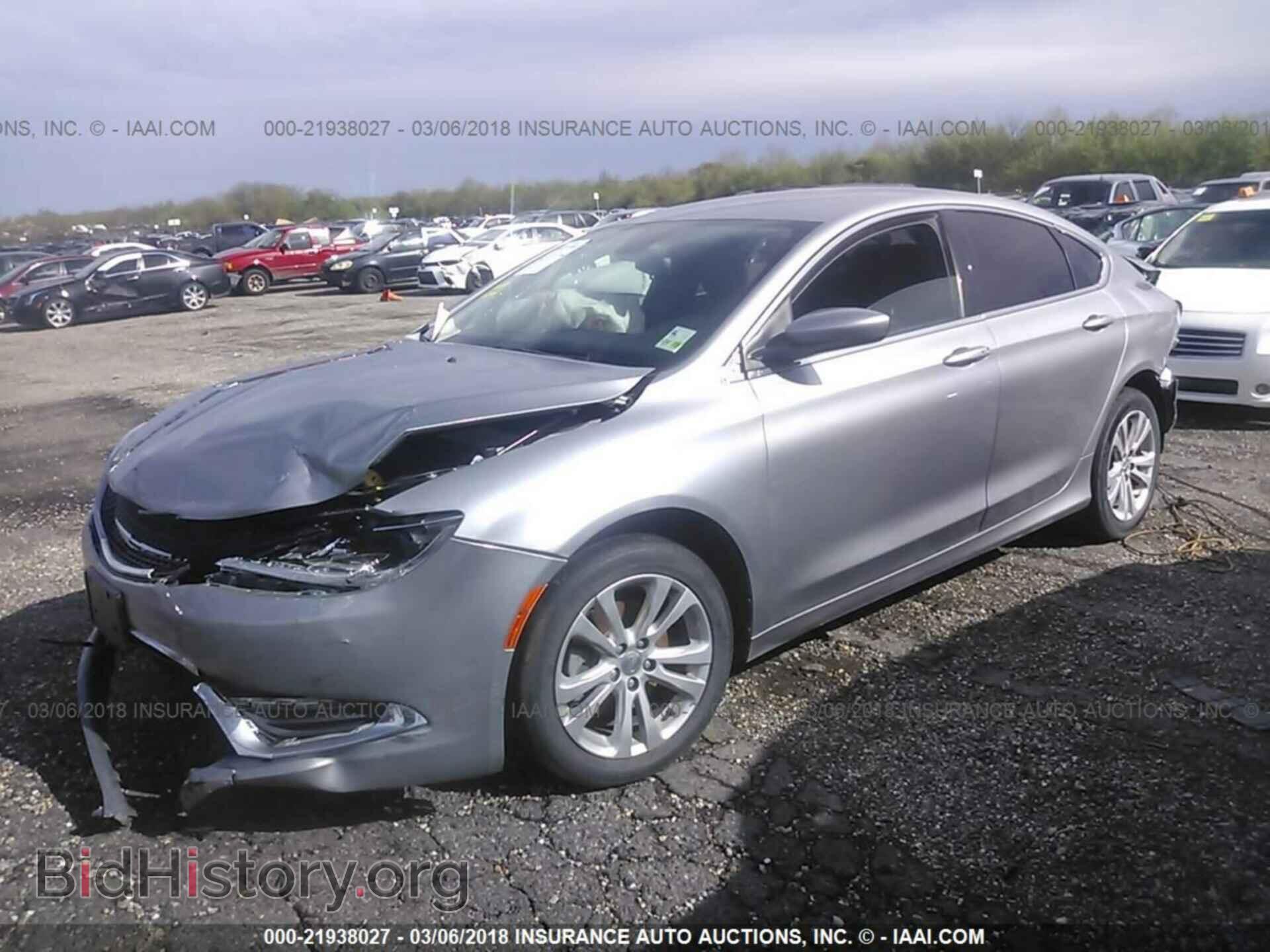 2015 Chrysler 200 - VIN: 1C3CCCAB8FN675780 - Photo 2