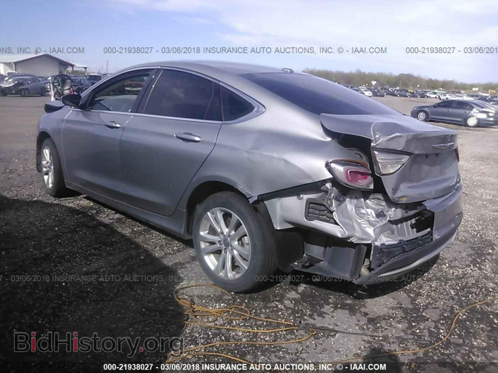 2015 Chrysler 200 - VIN: 1C3CCCAB8FN675780 - Photo 3