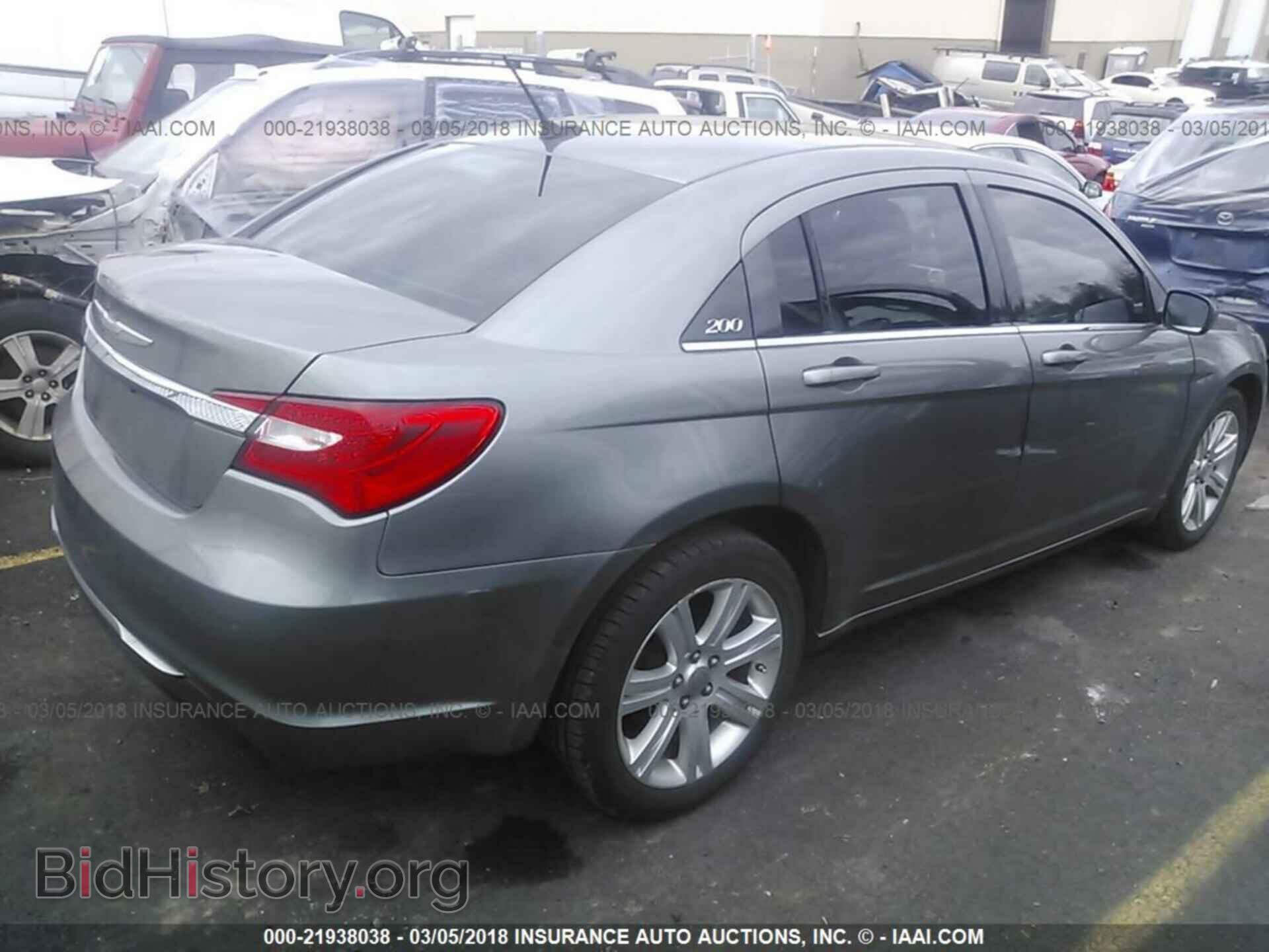 2013 Chrysler 200 - VIN: 1C3CCBBB8DN734459 - Фото 4