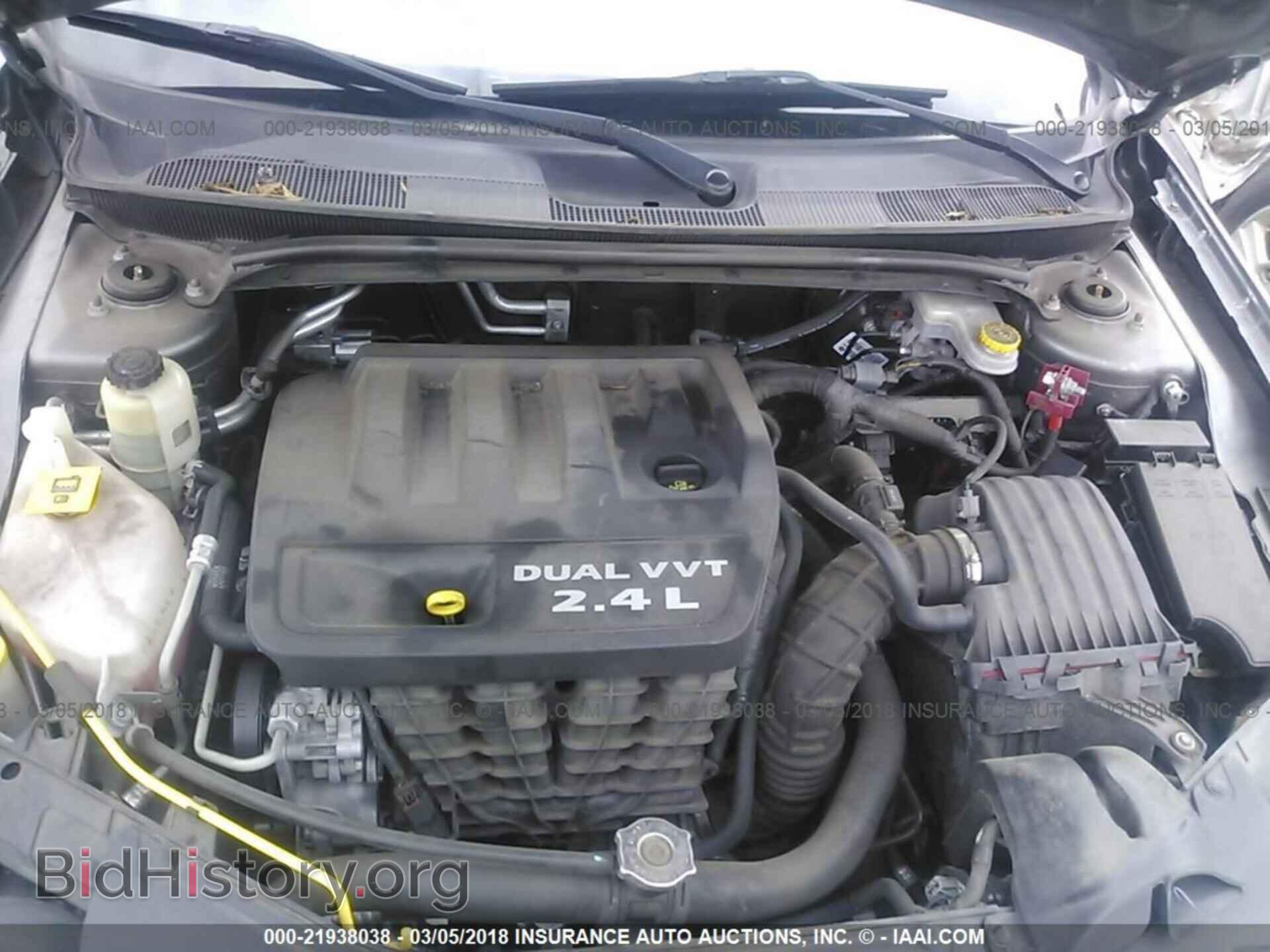 2013 Chrysler 200 - VIN: 1C3CCBBB8DN734459 - Фото 10