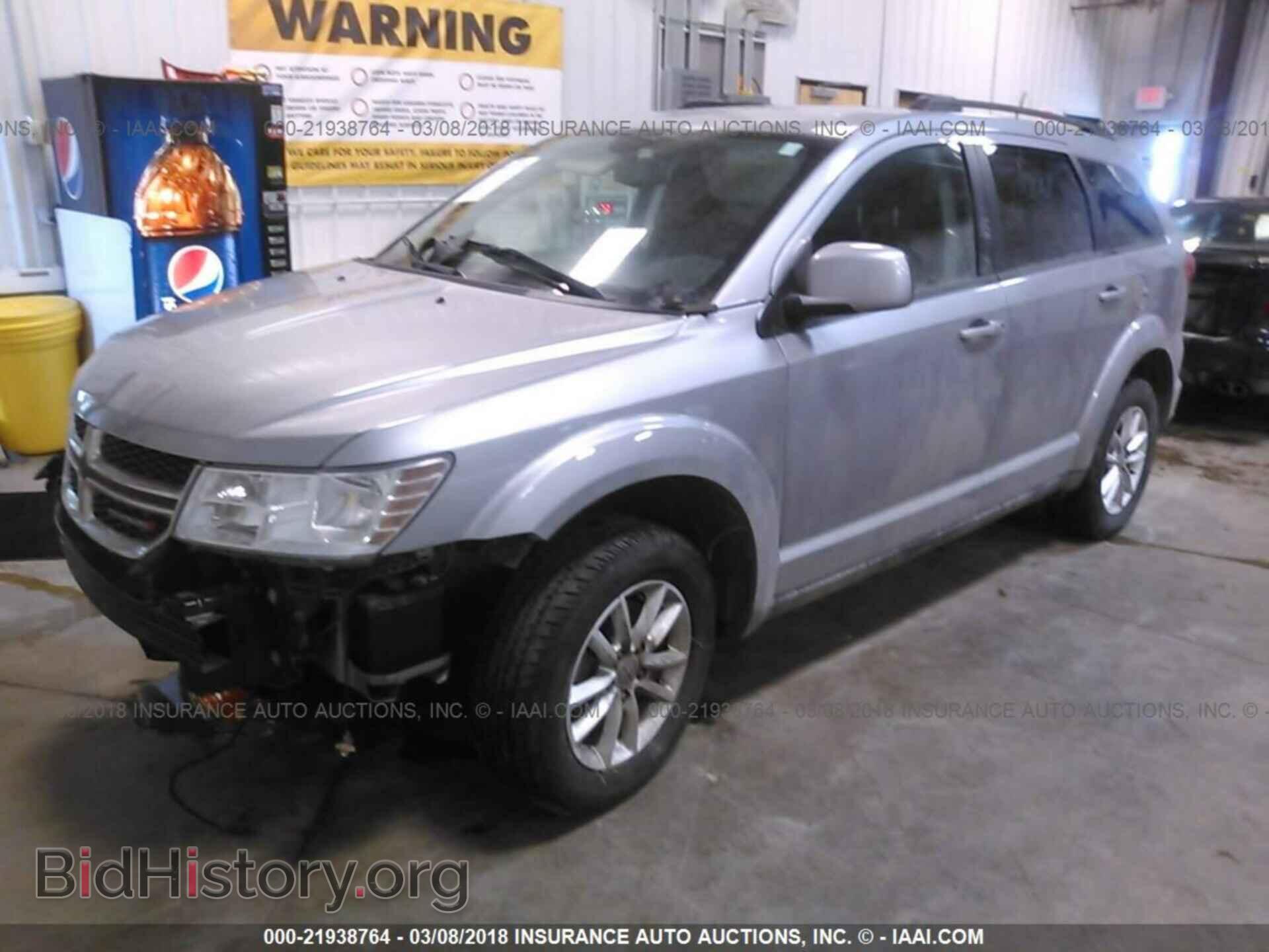 2017 Dodge Journey - VIN: 3C4PDDBG3HT564826 - Фото 2