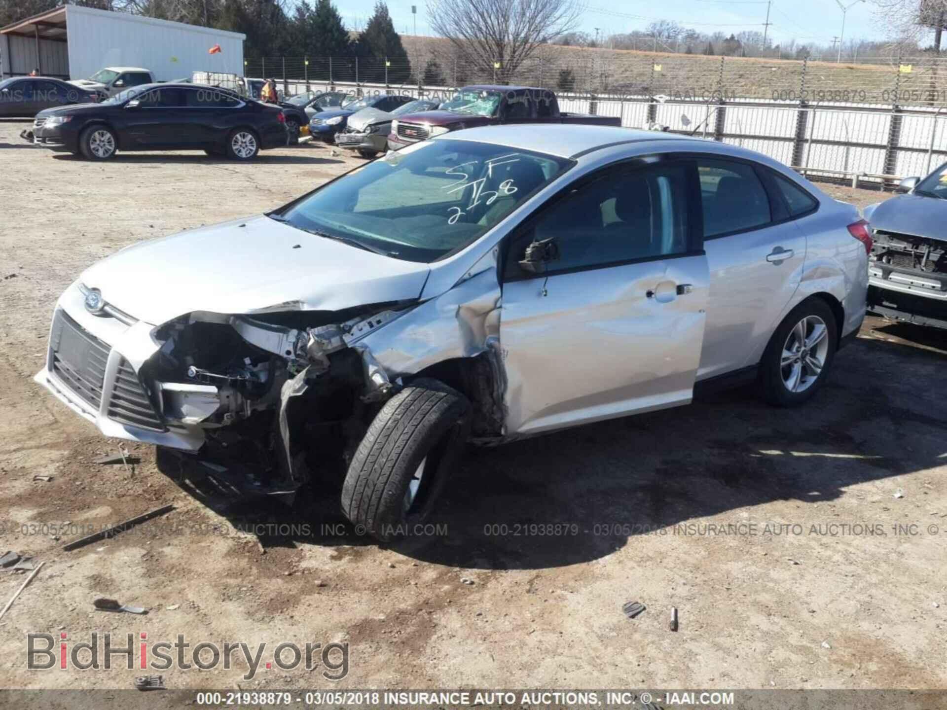 2014 Ford Focus - VIN: 1FADP3F24EL156268 - Фото 2