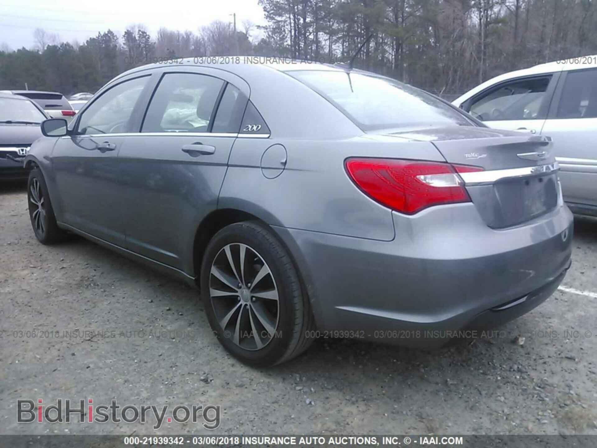 2012 Chrysler 200 - VIN: 1C3CCBBG3CN258440 - Photo 3