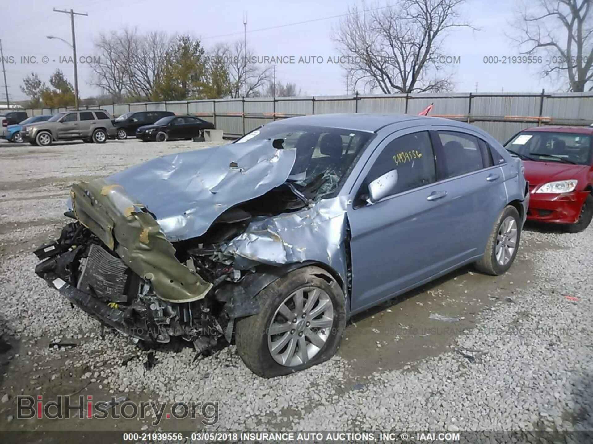 2014 Chrysler 200 - VIN: 1C3CCBBB6EN118955 - Фото 2