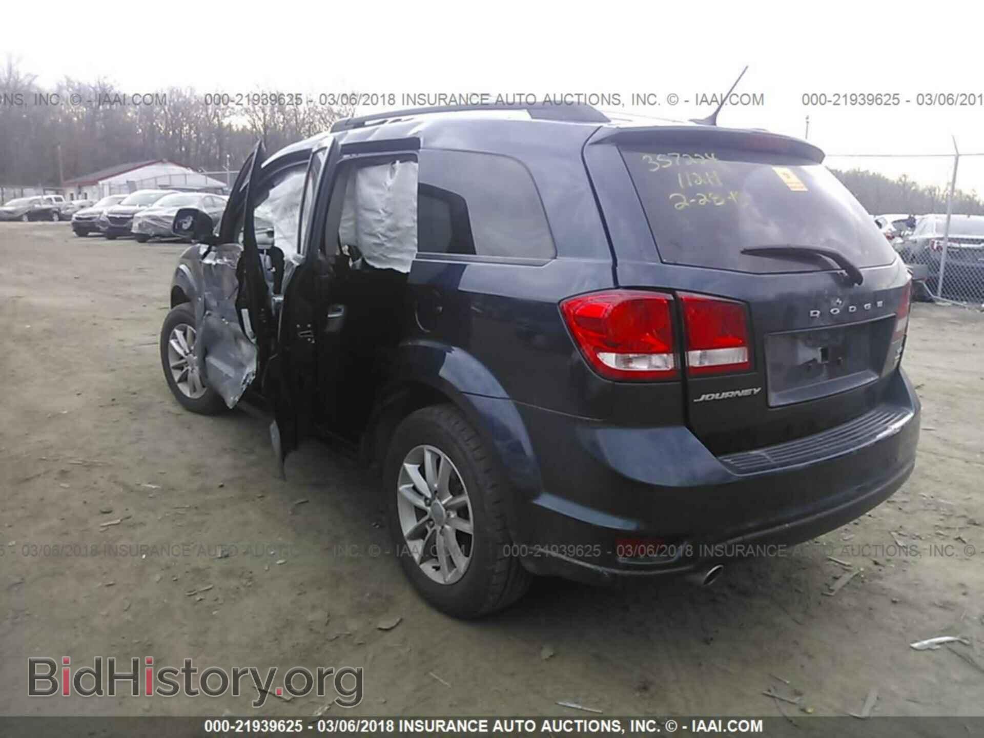 2015 Dodge Journey - VIN: 3C4PDCBG2FT690716 - Photo 3