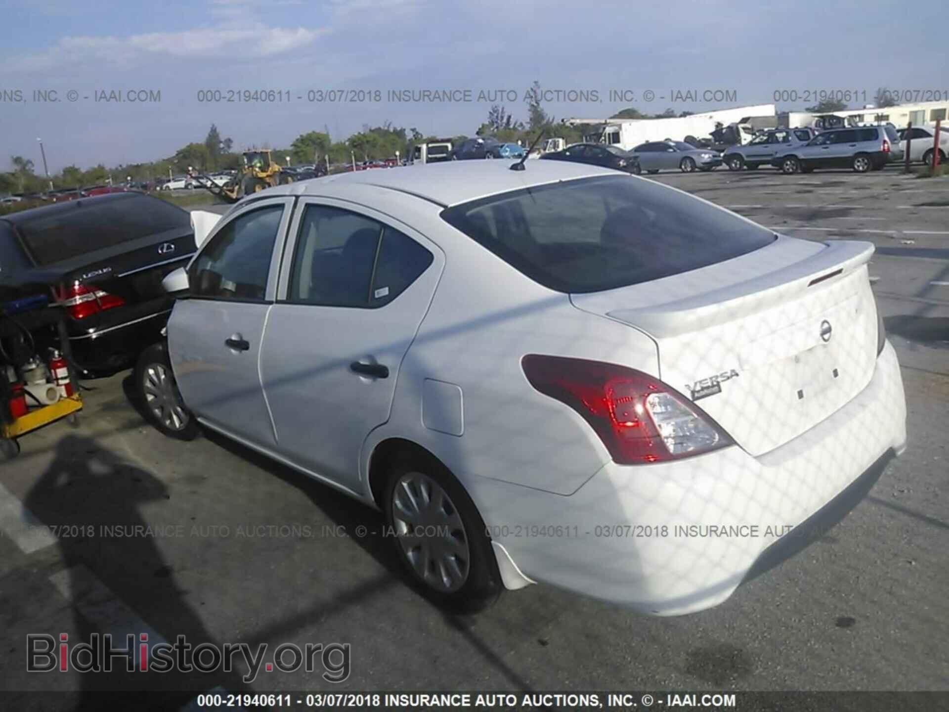 2017 Nissan Versa - VIN: 3N1CN7AP3HL825051 - Photo 3